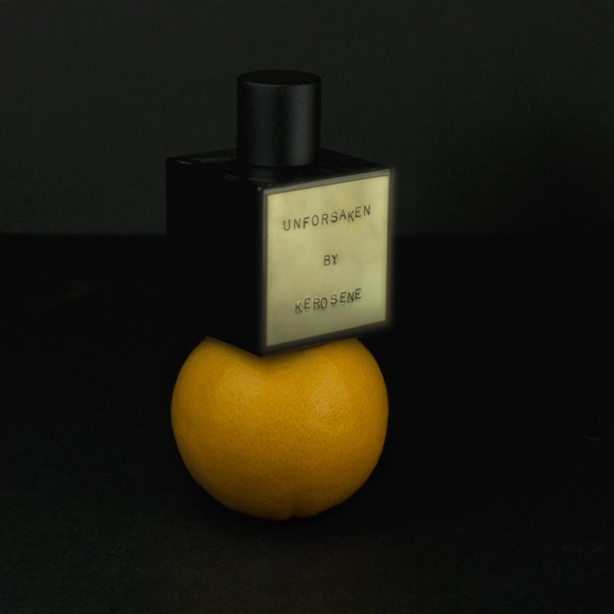 عطر ادکلن آنفورسیکن نفت سفید - Unforsaken Kerosene - بررسی، قیمت و خرید