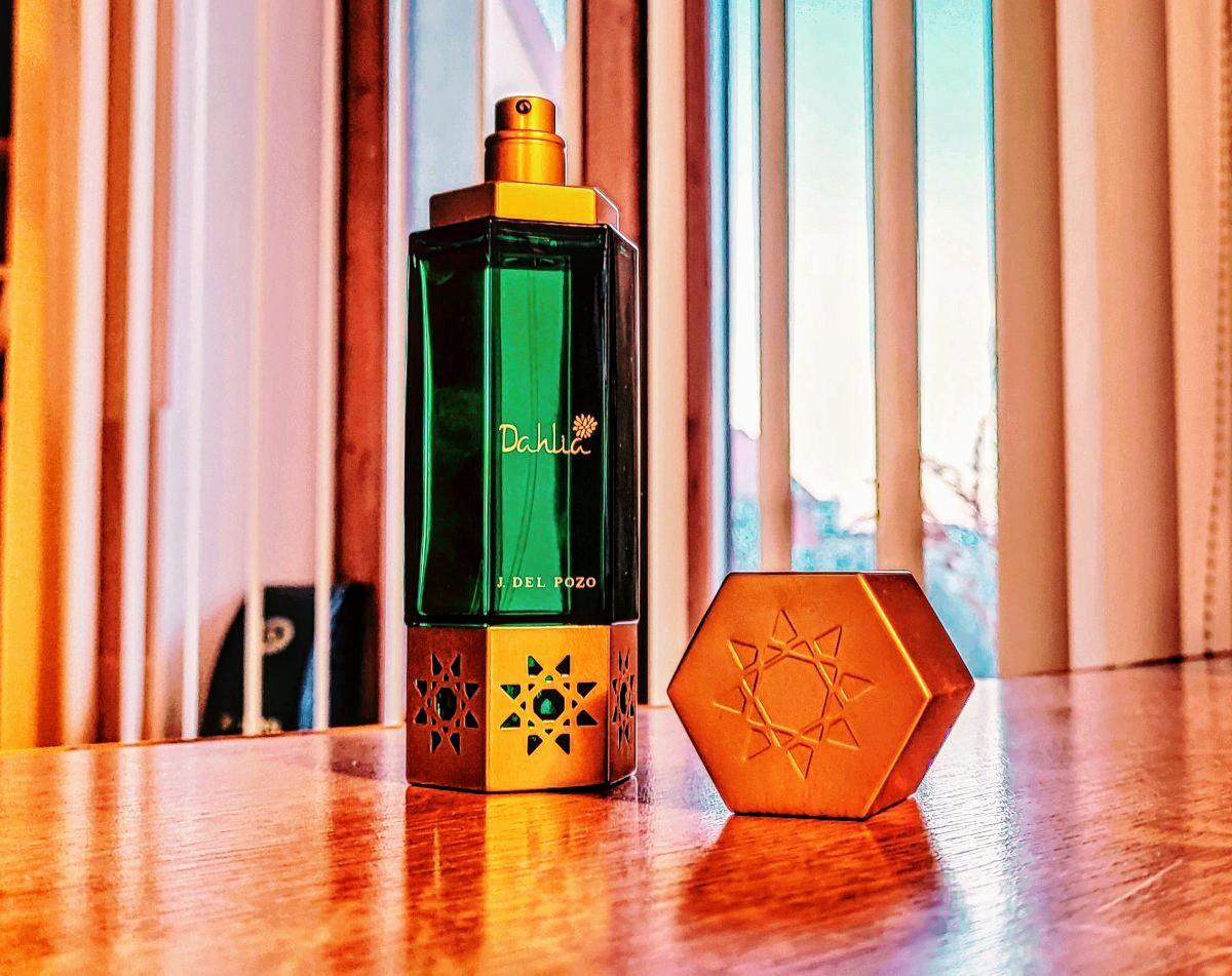 عطر ادکلن دزرت فلاورز داهلیا خسوس دل پوزو - Desert Flowers Dahlia Jesus Del Pozo - بررسی، قیمت و خرید