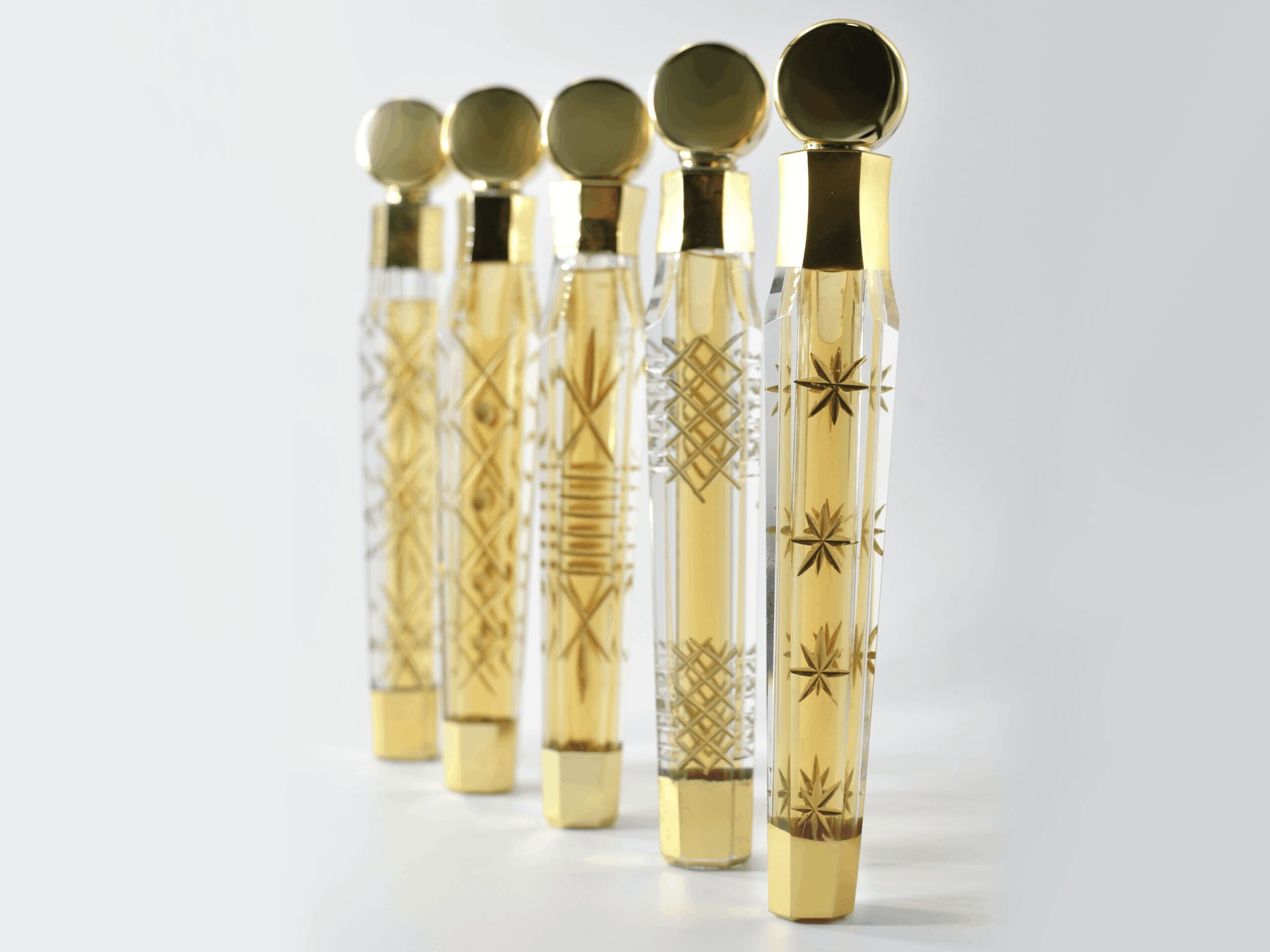 عطر ادکلن امبر سلطانی پرفیومین - Amber Sultani Parfumane - بررسی، قیمت و خرید