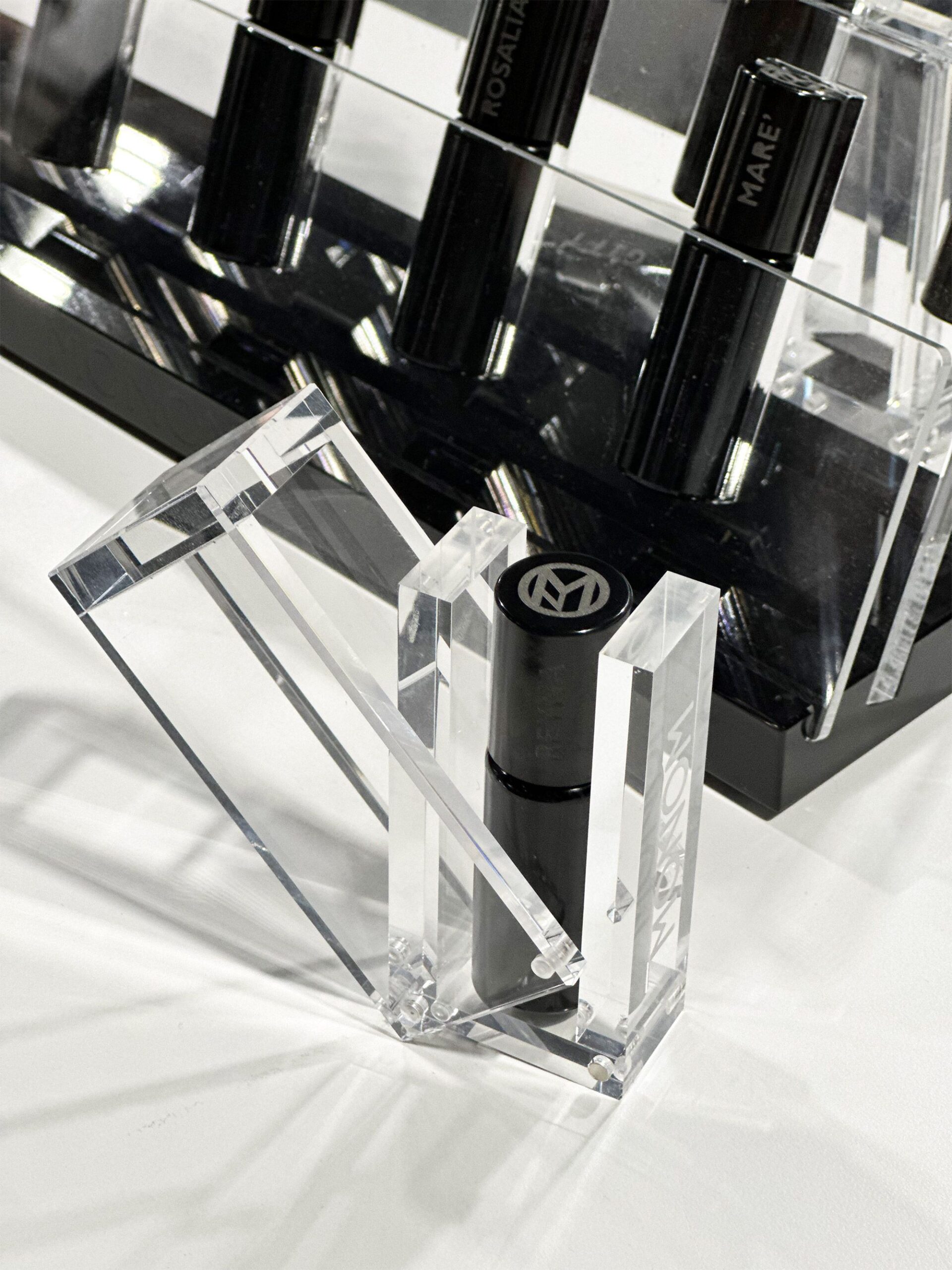 عطر ادکلن رینا مونوم - Reyna MONOM - بررسی، قیمت و خرید