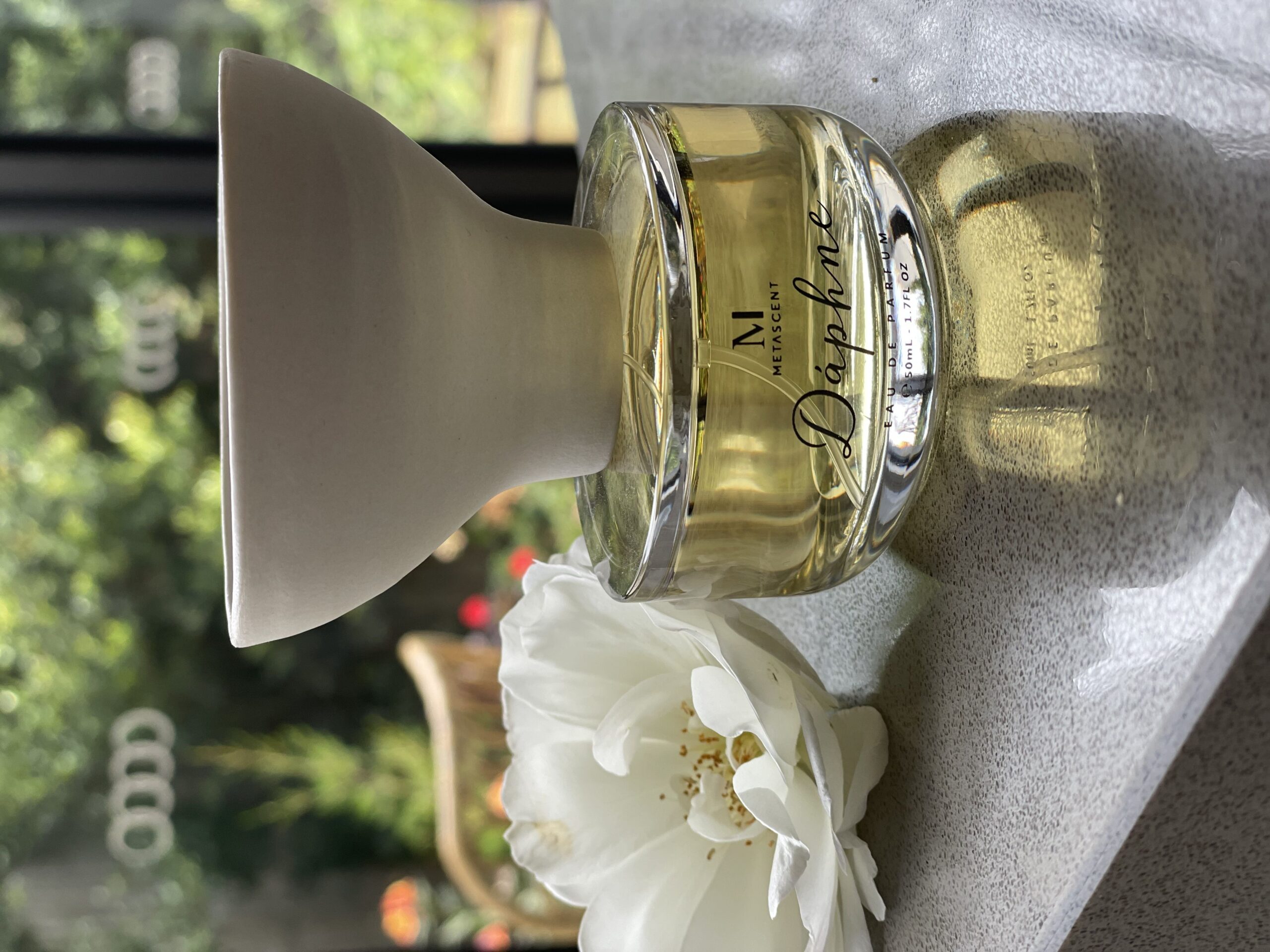 عطر ادکلن دَفنی متا سنت - Daphne MetaScent - بررسی، قیمت و خرید