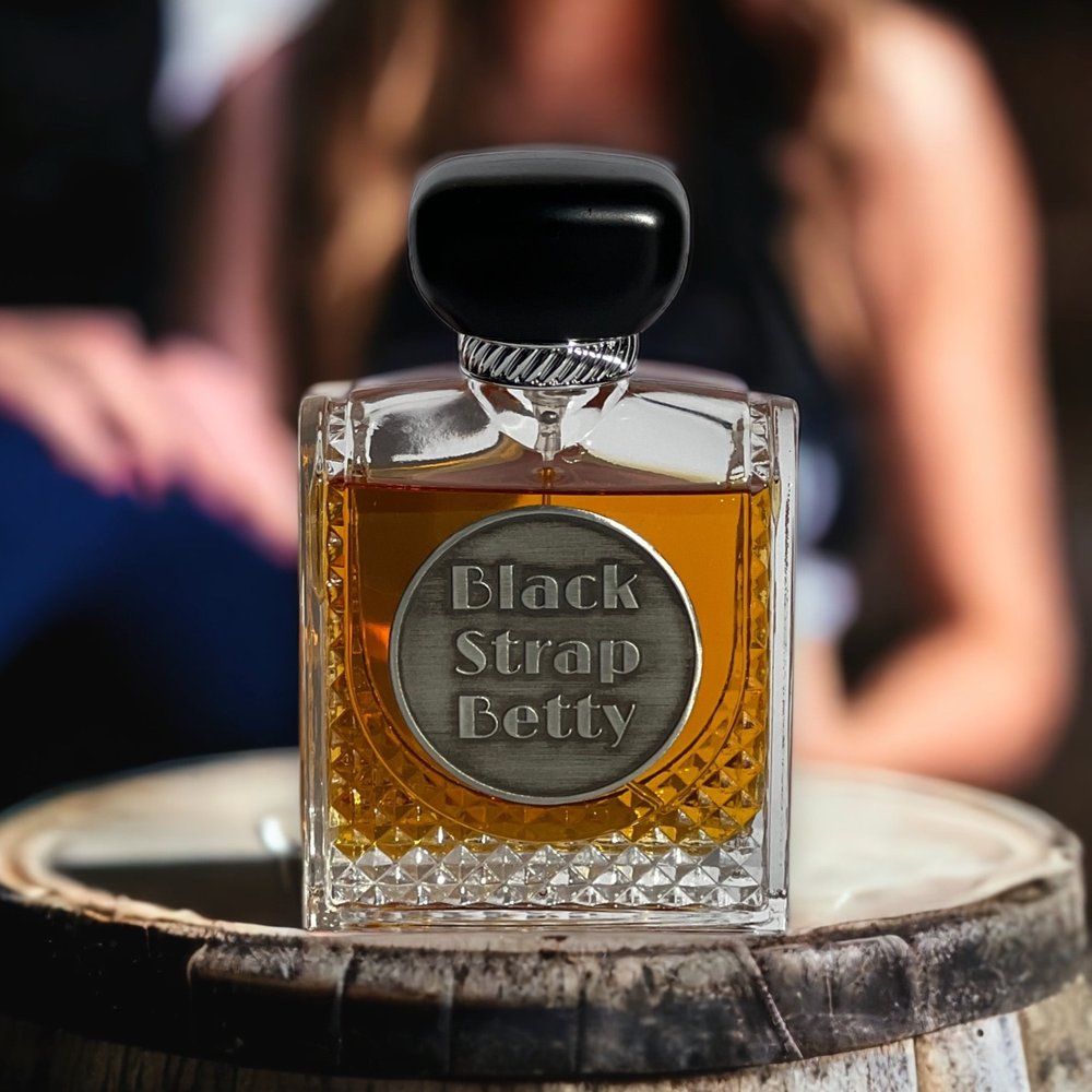 عطر ادکلن بلک‌سترپ بتی وان وی بریج پرفیومز - Blackstrap Betty One Way Bridge Perfumes - بررسی، قیمت و خرید