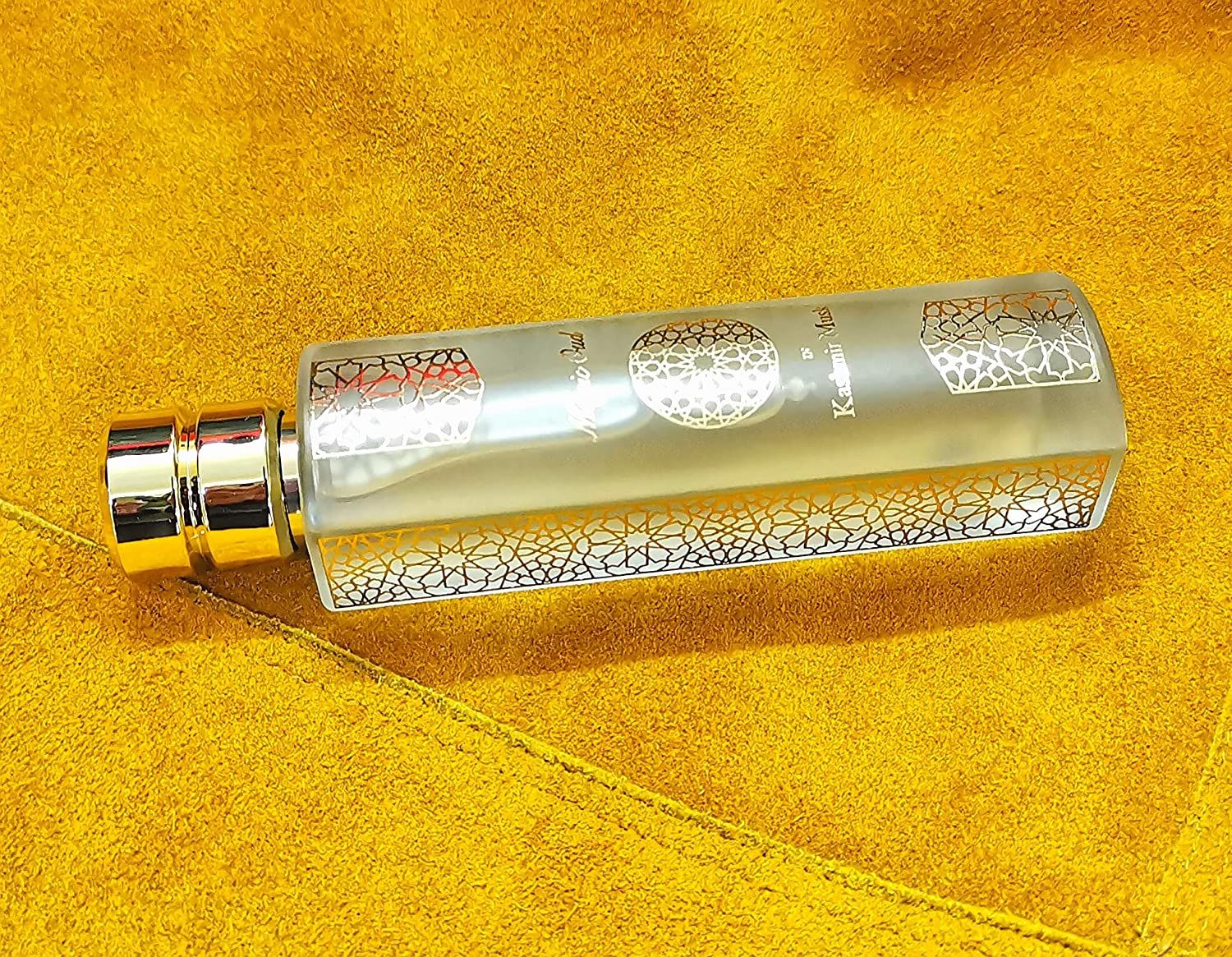 عطر ادکلن کشمیر ماسک مجیک عود - Kashmir Musk Magic Oud - بررسی، قیمت و خرید