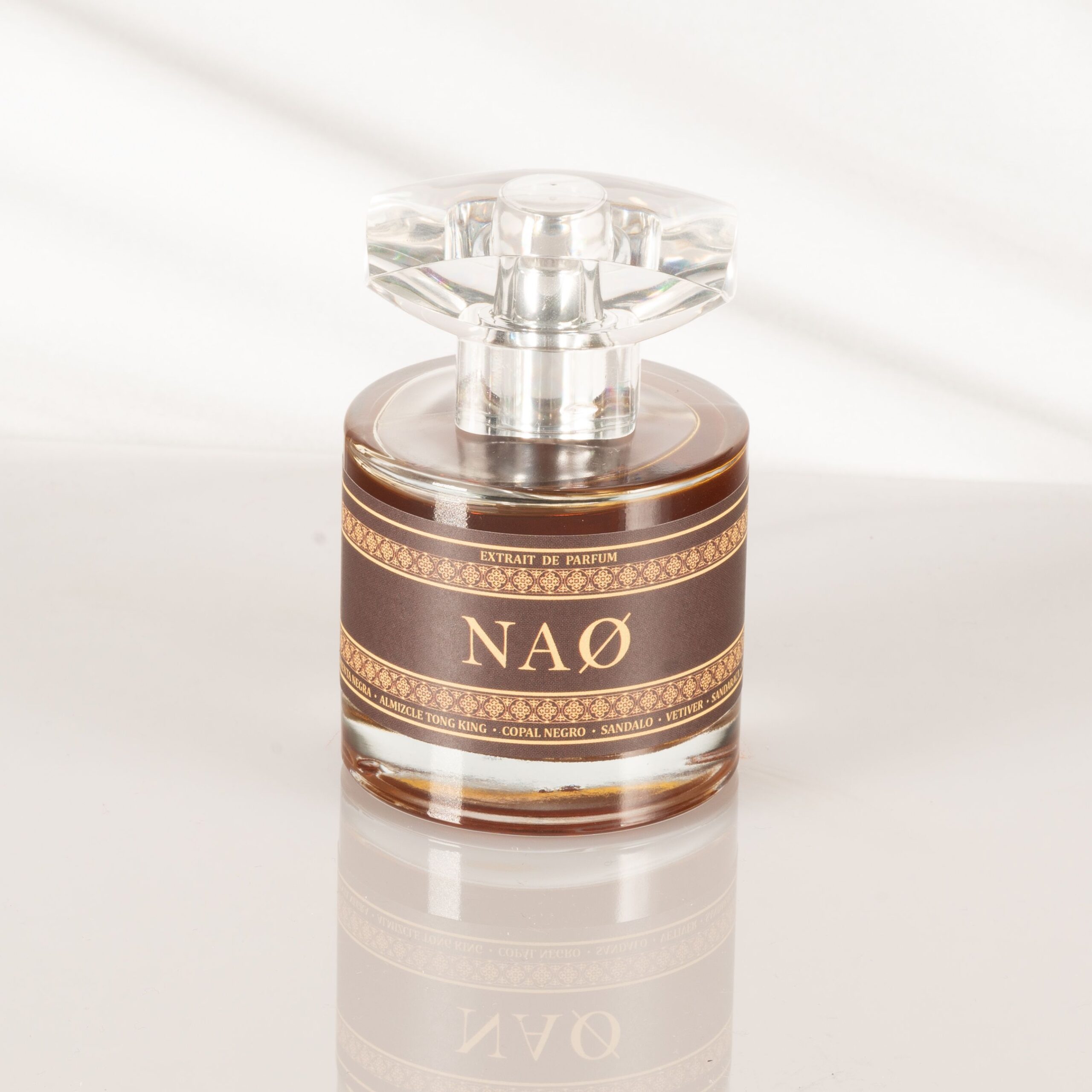 عطر ادکلن ناو مایسی پائو - Nao Maese Pau - بررسی، قیمت و خرید