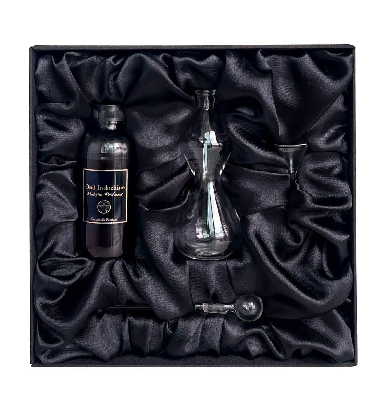 عطر ادکلن اود ایندوشین ماکسیم پرفیوم - Oud Indochine Maksim Perfume - بررسی، قیمت و خرید