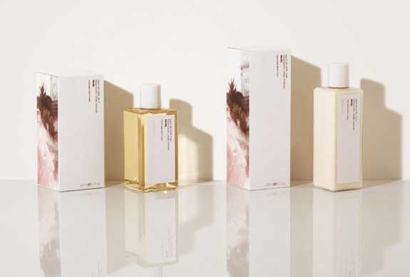 عطر ادکلن ۶ مارچ ۲۰۰۸ ساعت ۱۱ - پیاتزا دوئومو اورتیجیا سیراکوزا - سیسیلیا ممِنتو ایتالیَن اُلفَکتیو لَندسکِیپس - 6 Marzo 2008 ore 11 - Piazza Duomo Ortigia Siracusa – Sicilia Memento Italian Olfactive Landscapes - بررسی، قیمت و خرید