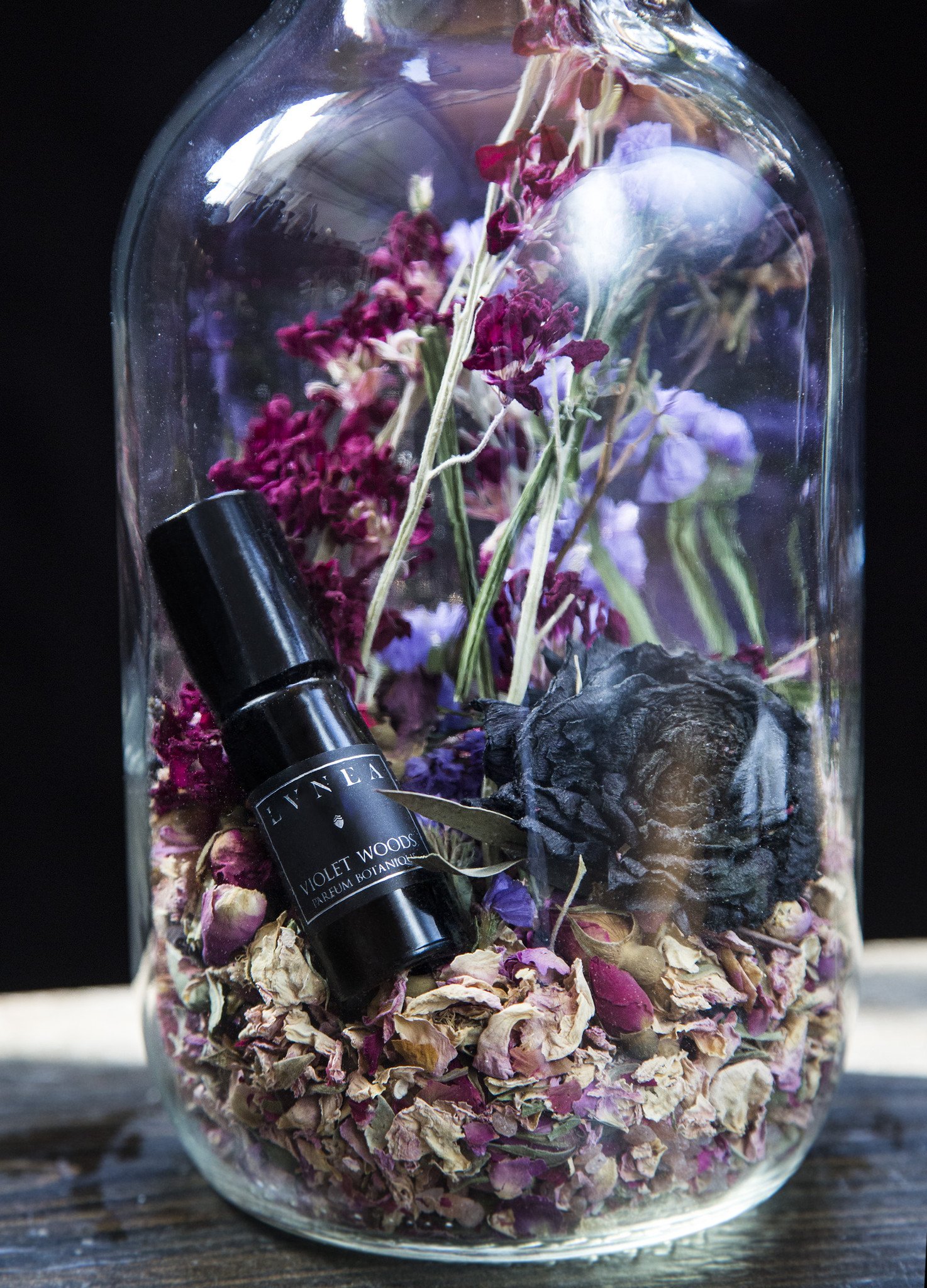 عطر ادکلن وایولت وودز لوینا - Violet Woods Lvnea - بررسی، قیمت و خرید