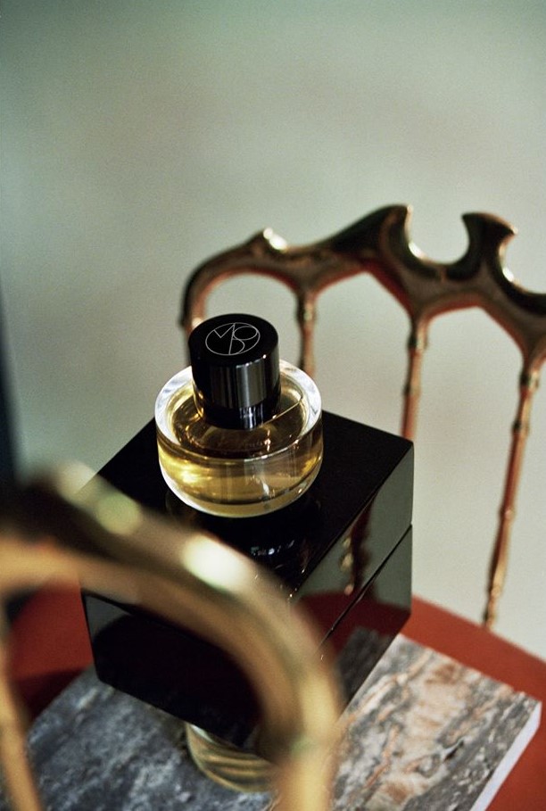 عطر ادکلن سمپر آگوستوس مونا دی اوریو - Semper Augustus Mona di Orio - بررسی، قیمت و خرید