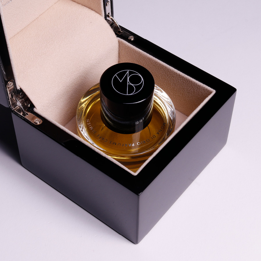 عطر ادکلن سمپر آگوستوس مونا دی اوریو - Semper Augustus Mona di Orio - بررسی، قیمت و خرید