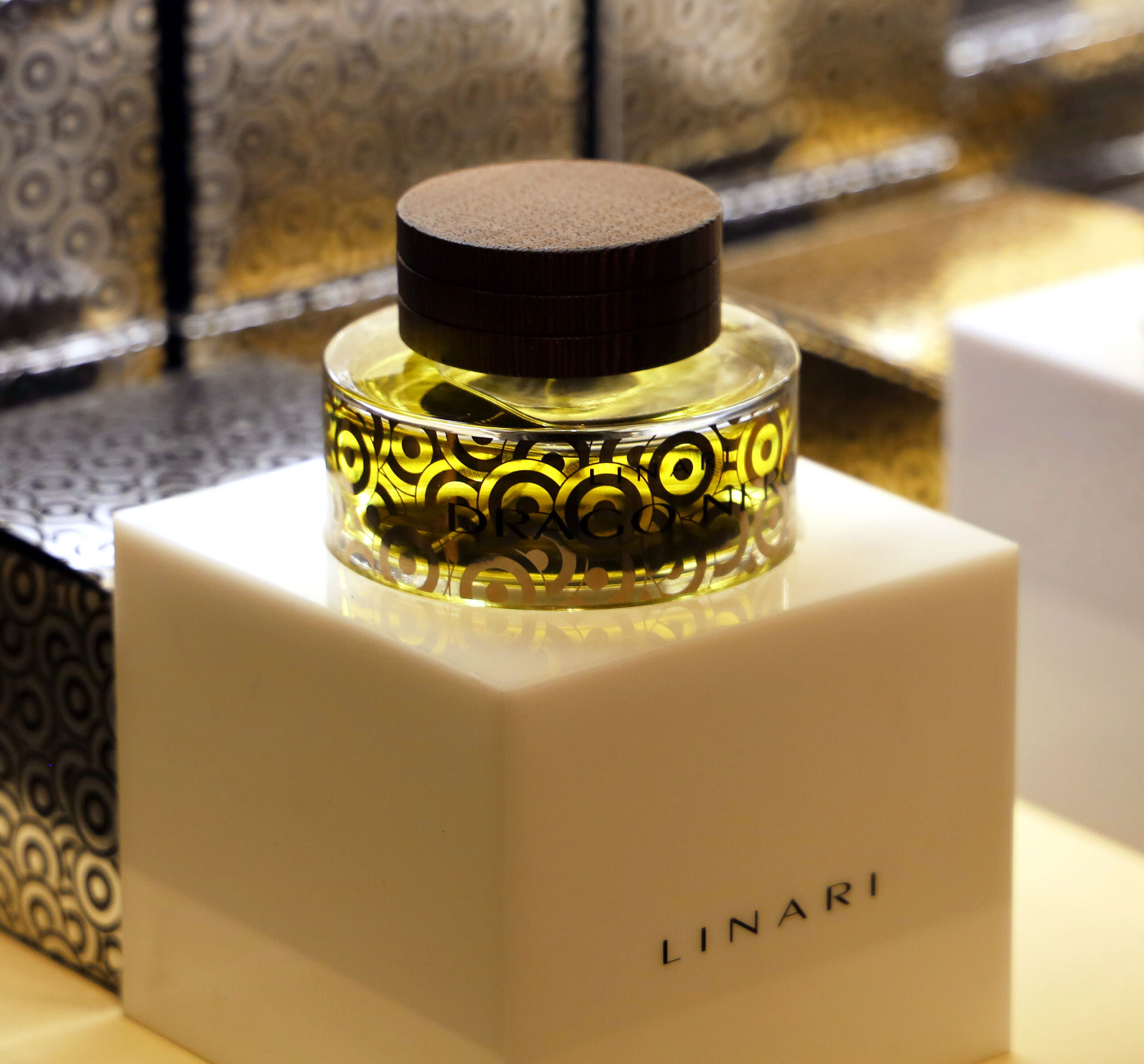 عطر ادکلن دراگو نِرو /linæɾi/ - Drago Nero Linari - بررسی، قیمت و خرید