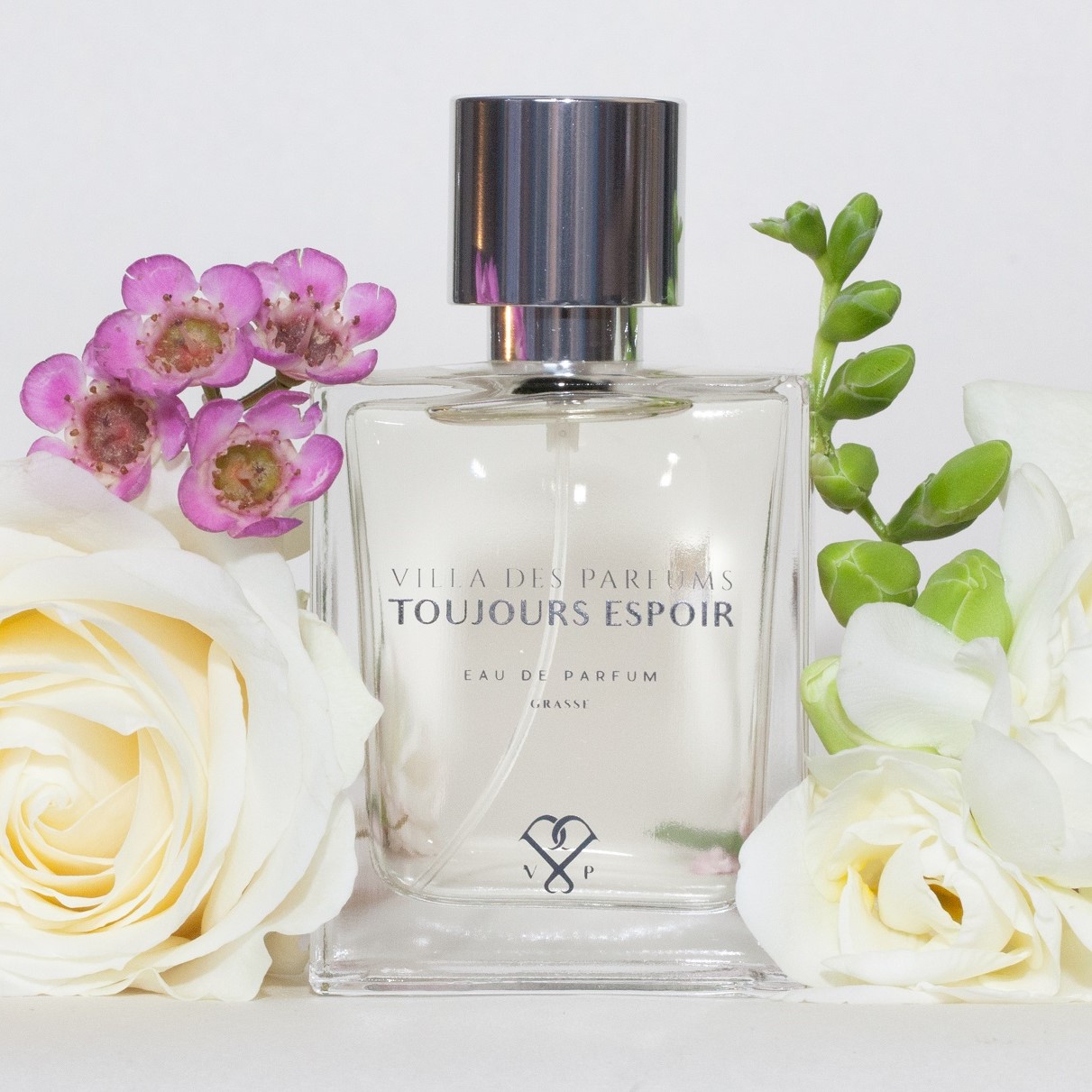 عطر ادکلن توجور اِسپُوار ویلا دس پرفیومز - Toujours Espoir Villa des Parfums - بررسی، قیمت و خرید