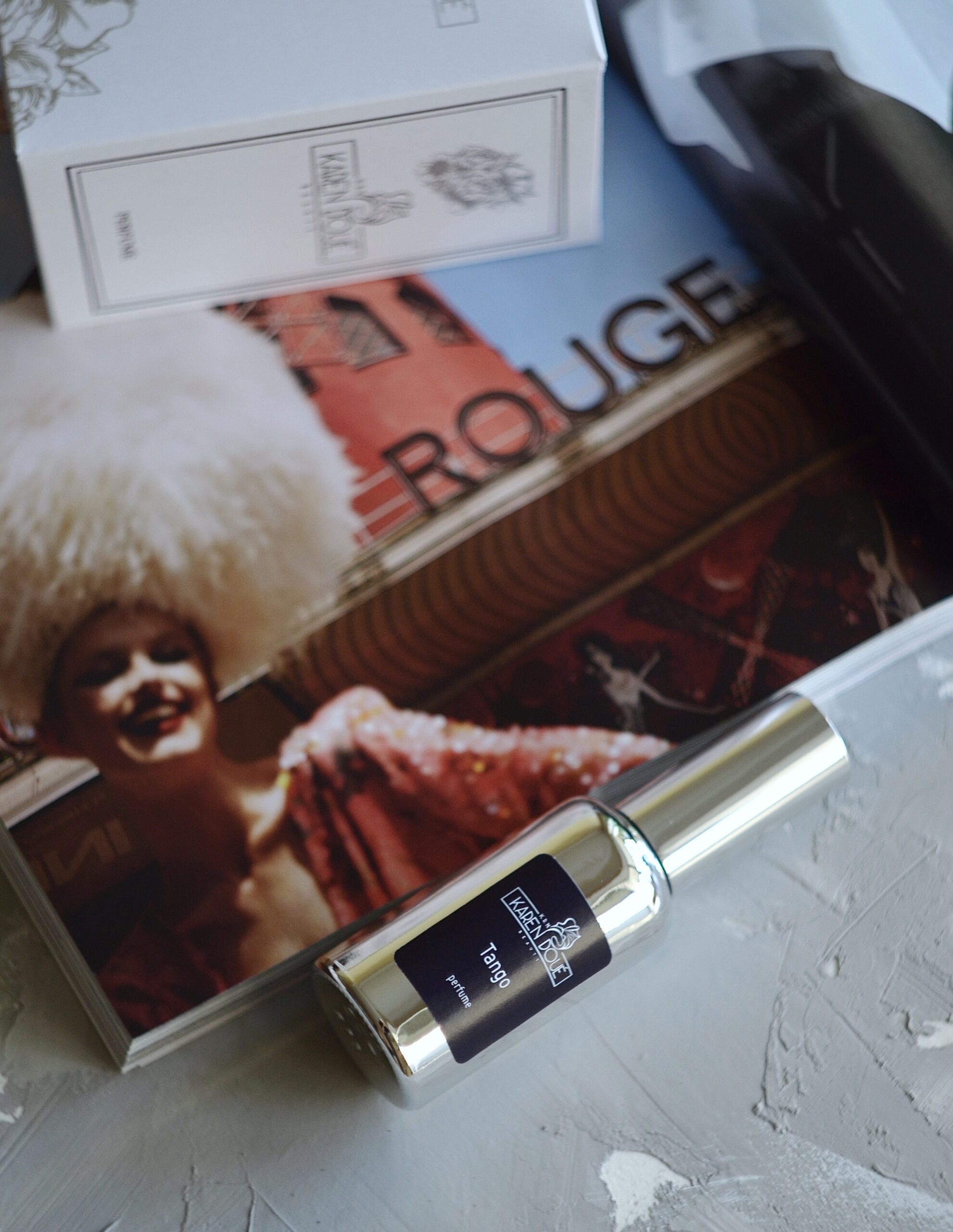 عطر ادکلن تَنگو کارِن دو - Tango Karen Doué - بررسی، قیمت و خرید