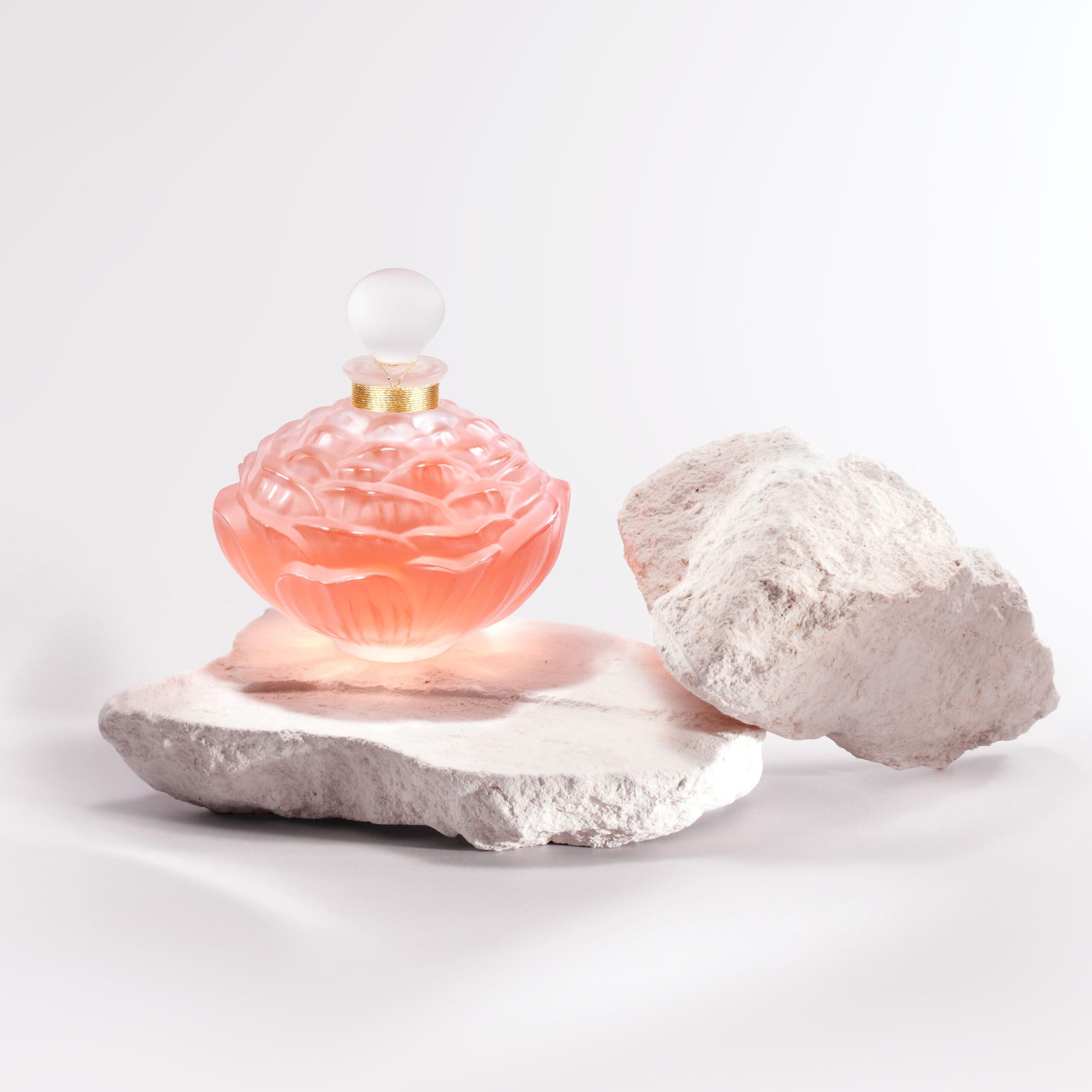 عطر ادکلن لالیک د لالیک پیوین کریستال ادیشن ۲۰۲۱ لالیک - Lalique de Lalique Pivoine Crystal Edition 2021 Lalique - بررسی، قیمت و خرید