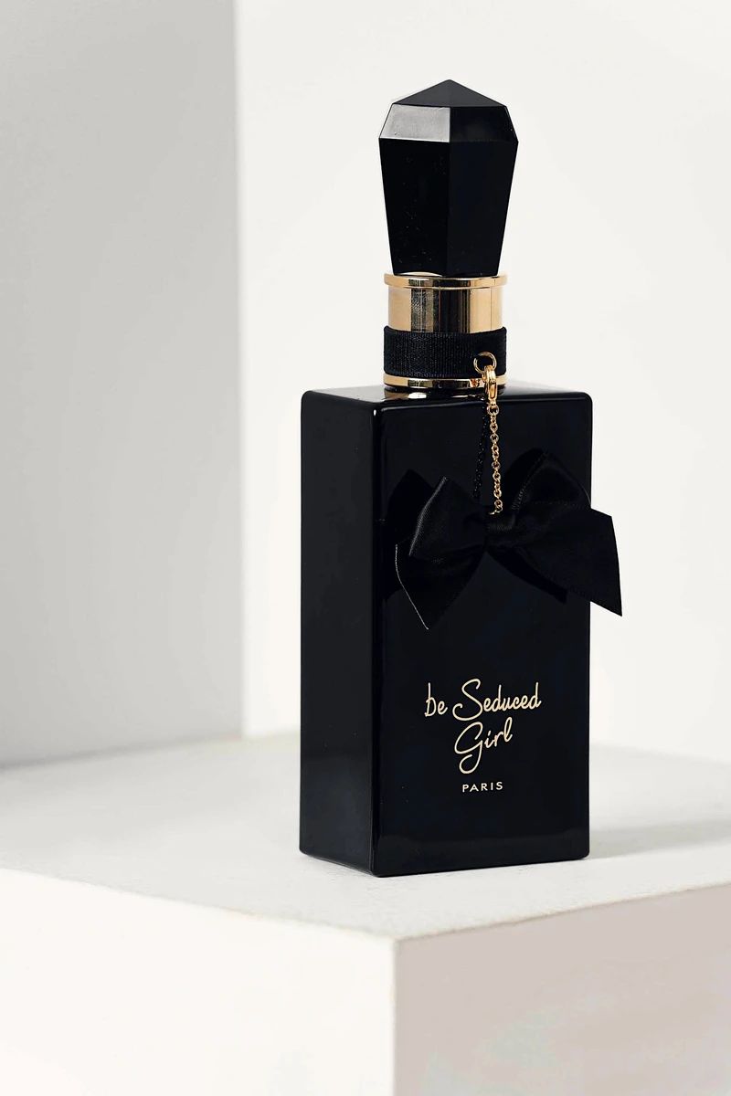 عطر ادکلن بی سدیوسد گرل یوهان بی - Be Seduced Girl Johan B - بررسی، قیمت و خرید
