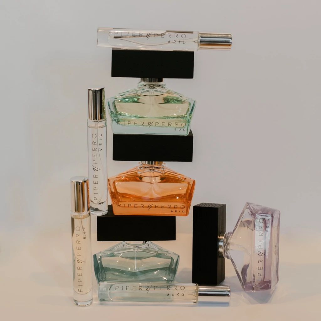 عطر ادکلن ویل پایپر اند پررو - Veil Piper & Perro - بررسی، قیمت و خرید