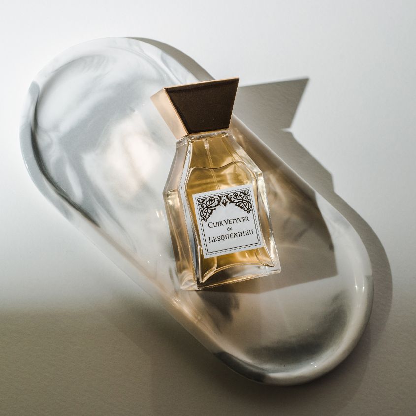 عطر ادکلن کویق وِتیوِر لسکاندیو - Cuir Vetyver Lesquendieu - بررسی، قیمت و خرید