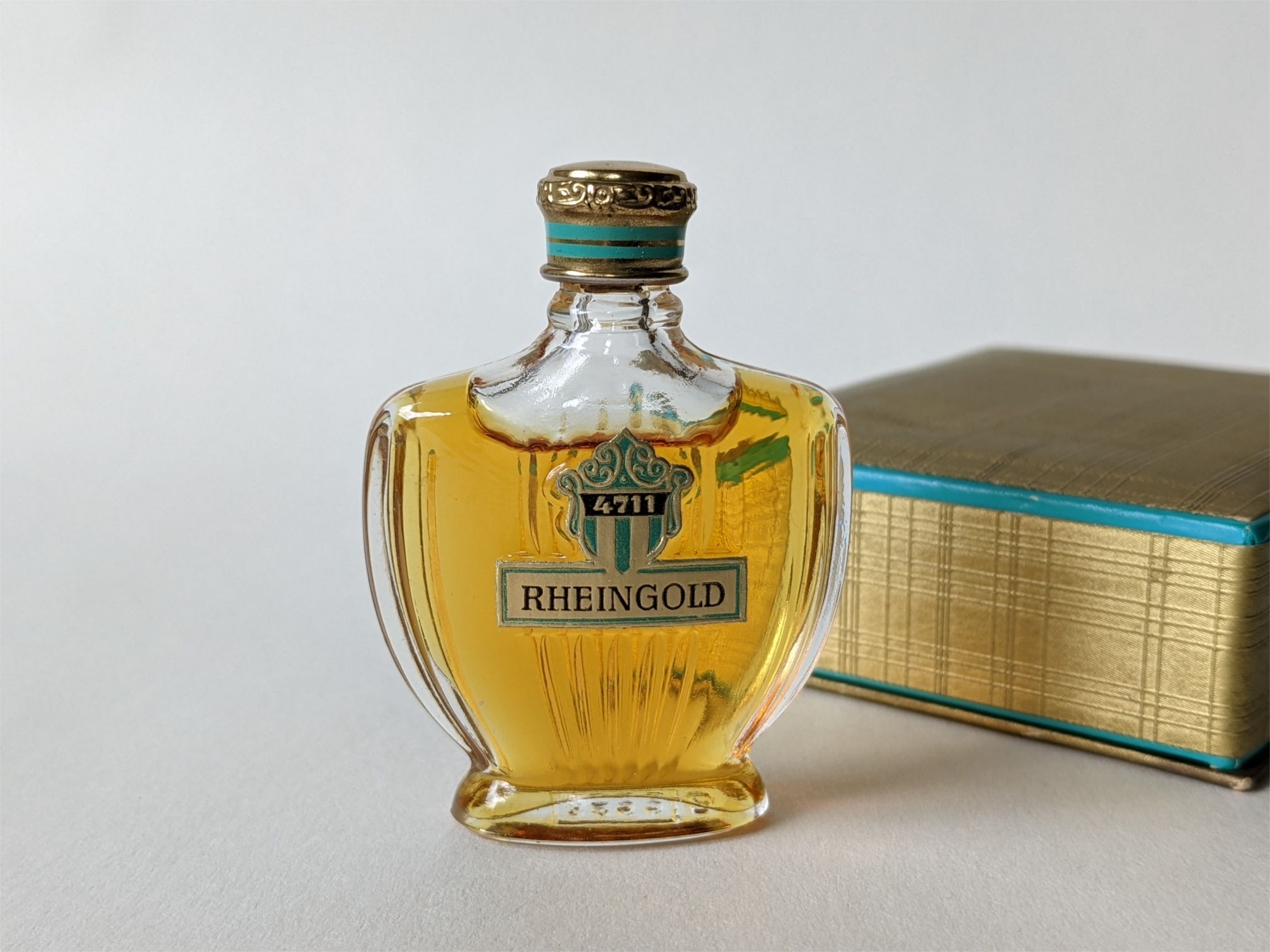 عطر ادکلن راین‌گلد مولهنس - Rheingold Muelhens - بررسی، قیمت و خرید