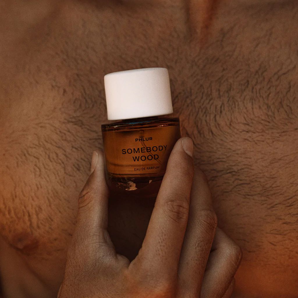 عطر ادکلن سامبادی وود فلور - Somebody Wood Phlur - بررسی، قیمت و خرید