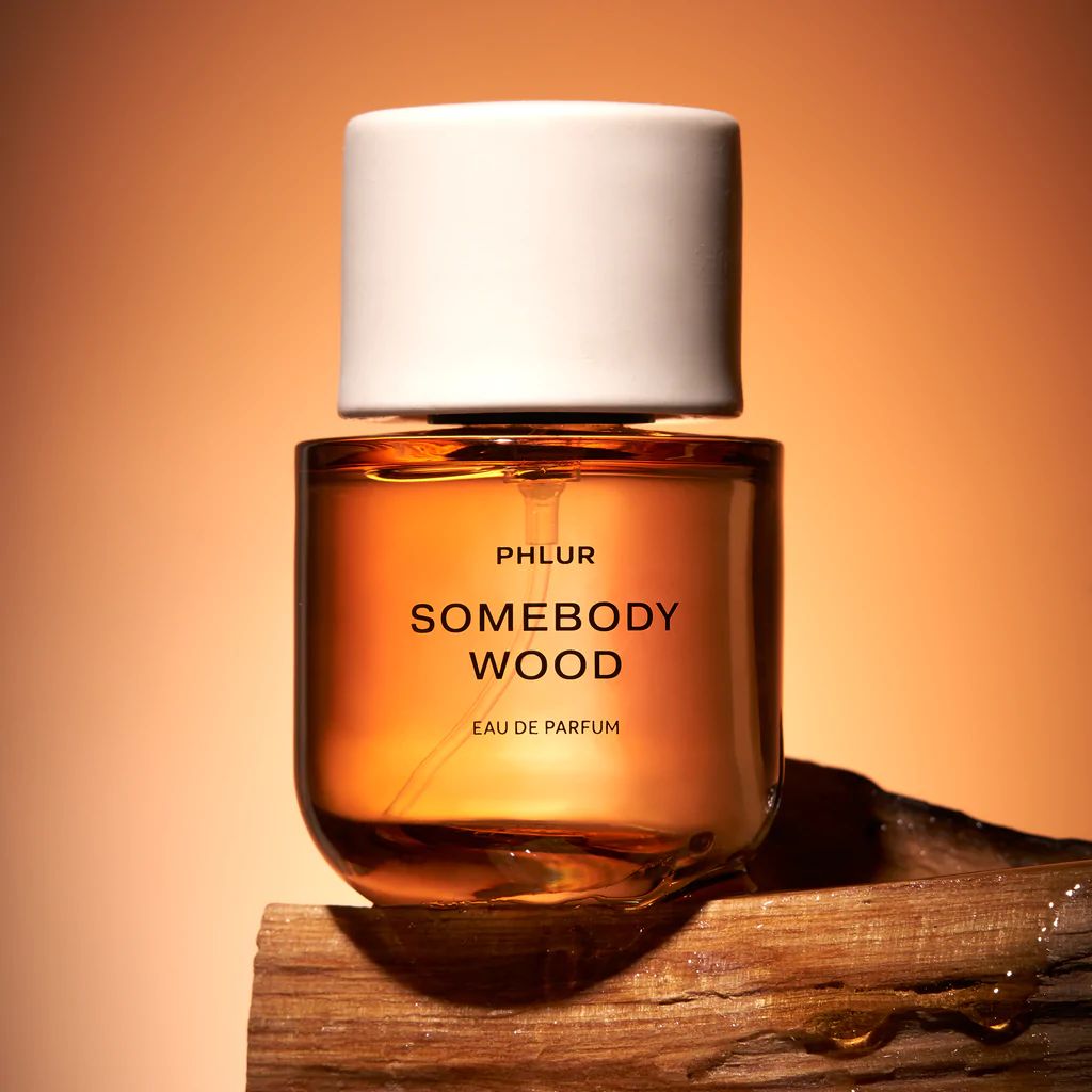 عطر ادکلن سامبادی وود فلور - Somebody Wood Phlur - بررسی، قیمت و خرید