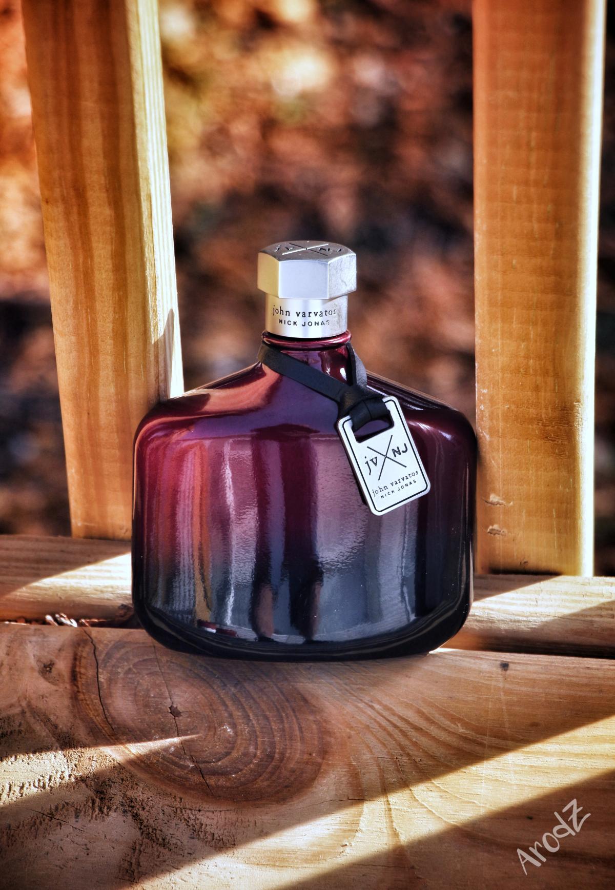 عطر ادکلن جی وی ضربدر ان جی کریمسون جان وارواتوس - JV x NJ Crimson John Varvatos - بررسی، قیمت و خرید