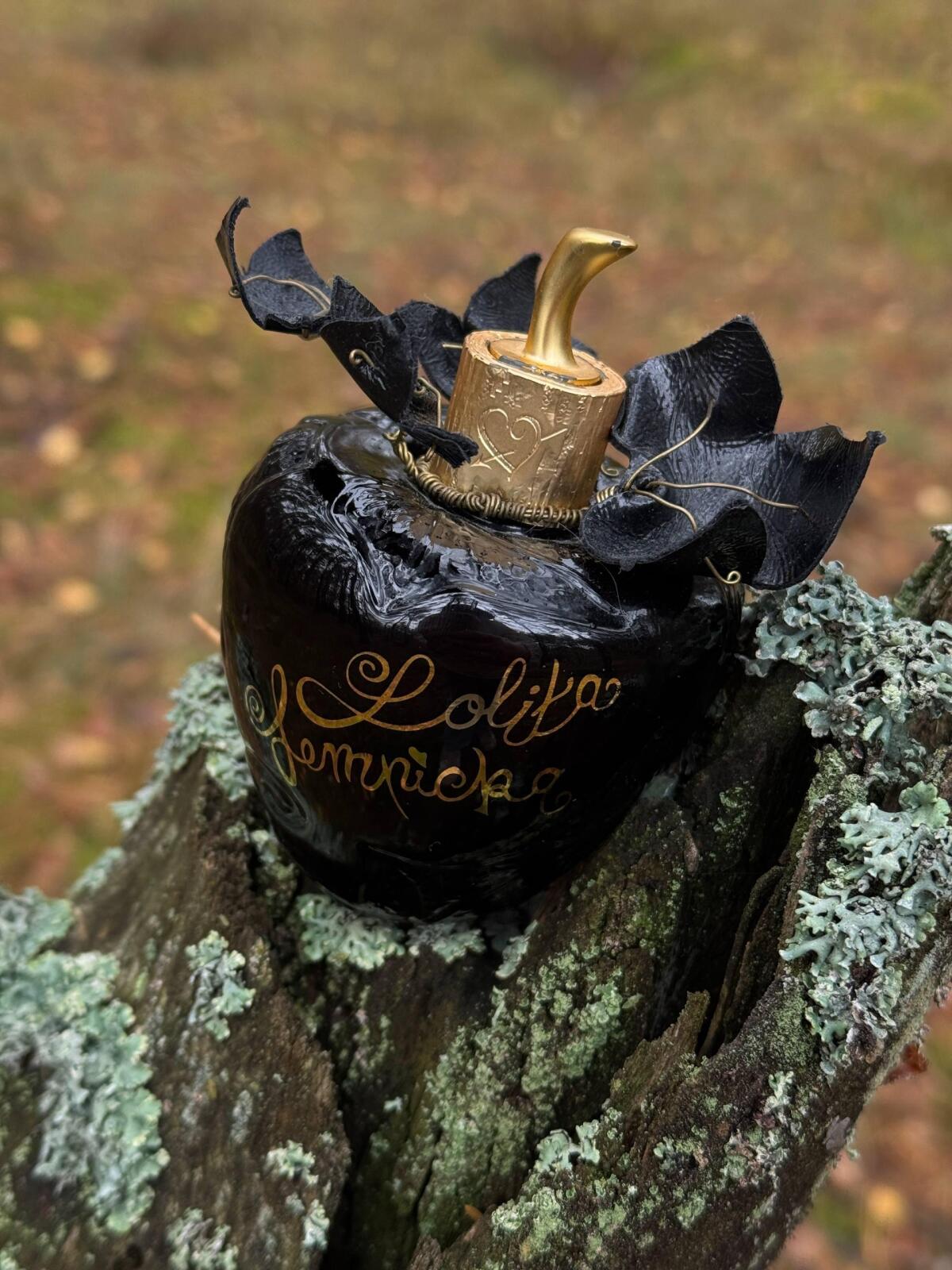 عطر ادکلن مدنایت کوتور بلک او دو مینیو لولیتا لمپیکا - Midnight Couture Black Eau de Minuit Lolita Lempicka - بررسی، قیمت و خرید