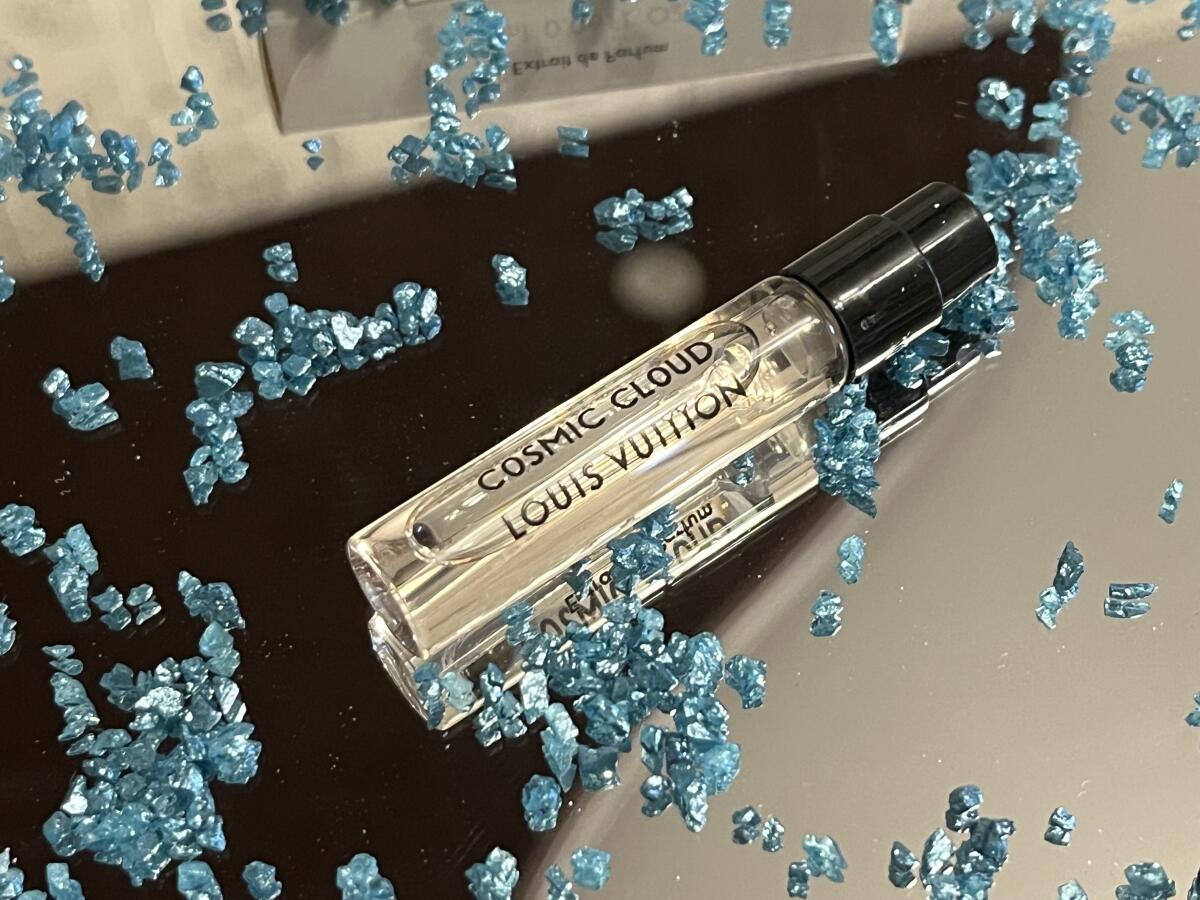 عطر ادکلن کازمیک کلاود لویی ویتان - Cosmic Cloud Louis Vuitton - بررسی، قیمت و خرید
