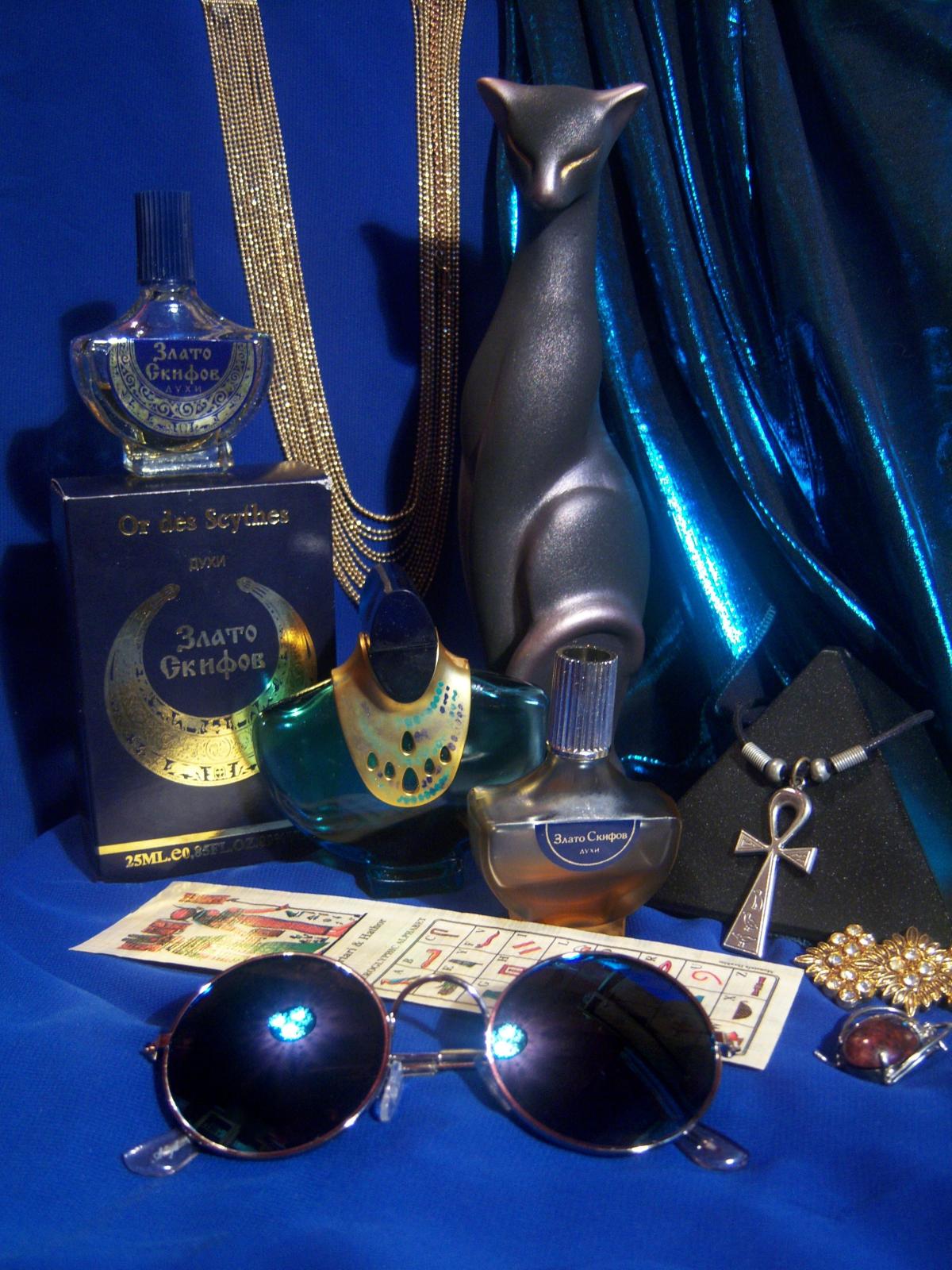 عطر ادکلن ولی‌دس‌روآ میرا تکلا - Vallee Des Rois Mira Takla - بررسی، قیمت و خرید