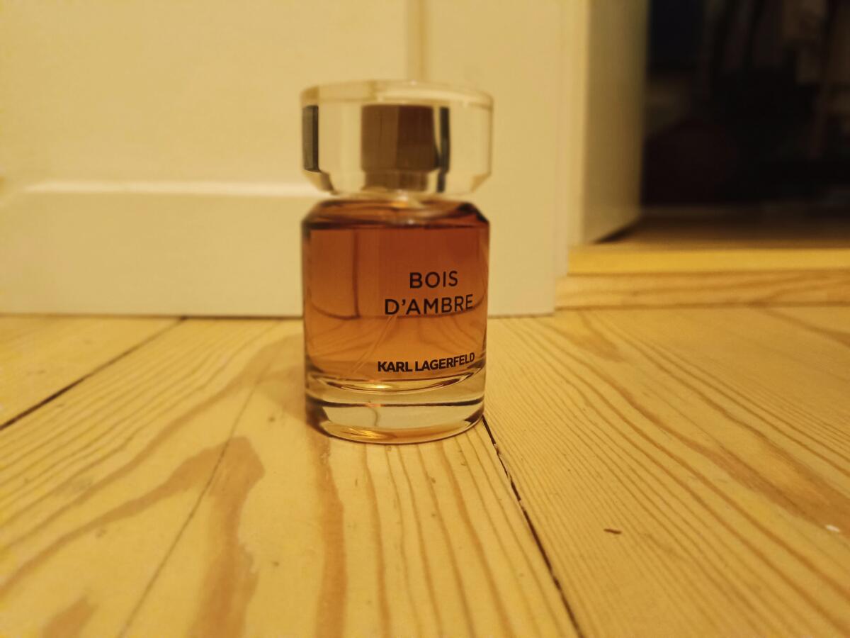 عطر ادکلن بوا دامبر کارل لاگرفلد - Bois d'Ambre Karl Lagerfeld - بررسی، قیمت و خرید