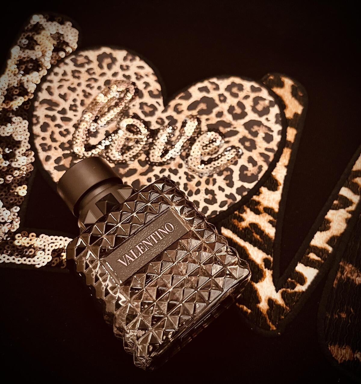 عطر ادکلن والنتینو دونا بورن این روما اینتنس والنتینو - Valentino Donna Born In Roma Intense Valentino - بررسی، قیمت و خرید