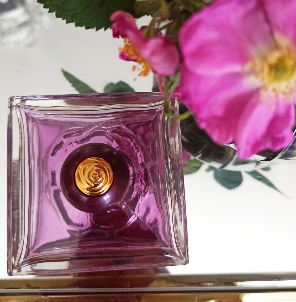 عطر ادکلن رز دیواین آی‌دی پرفیومز - Rose Divine ID Parfums - بررسی، قیمت و خرید