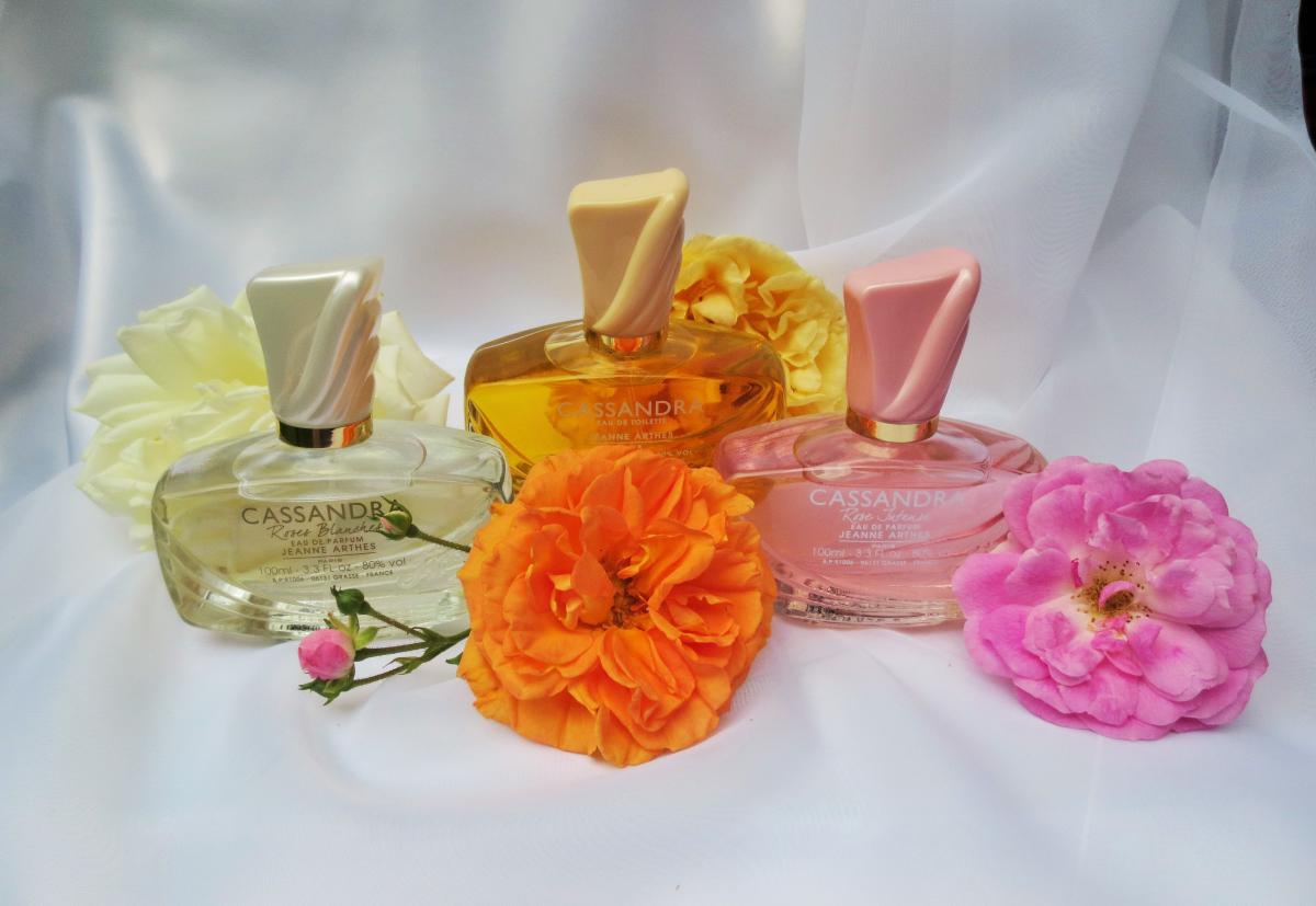 عطر ادکلن کاساندرا رز بلانش ژان آرتس - Cassandra Roses Blanches Jeanne Arthes - بررسی، قیمت و خرید