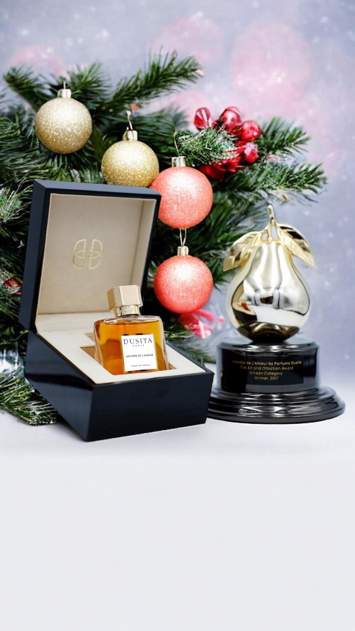 عطر ادکلن ملودی دلامور پرفیومز دوسیتا - Melodie de L'Amour Parfums Dusita - بررسی، قیمت و خرید