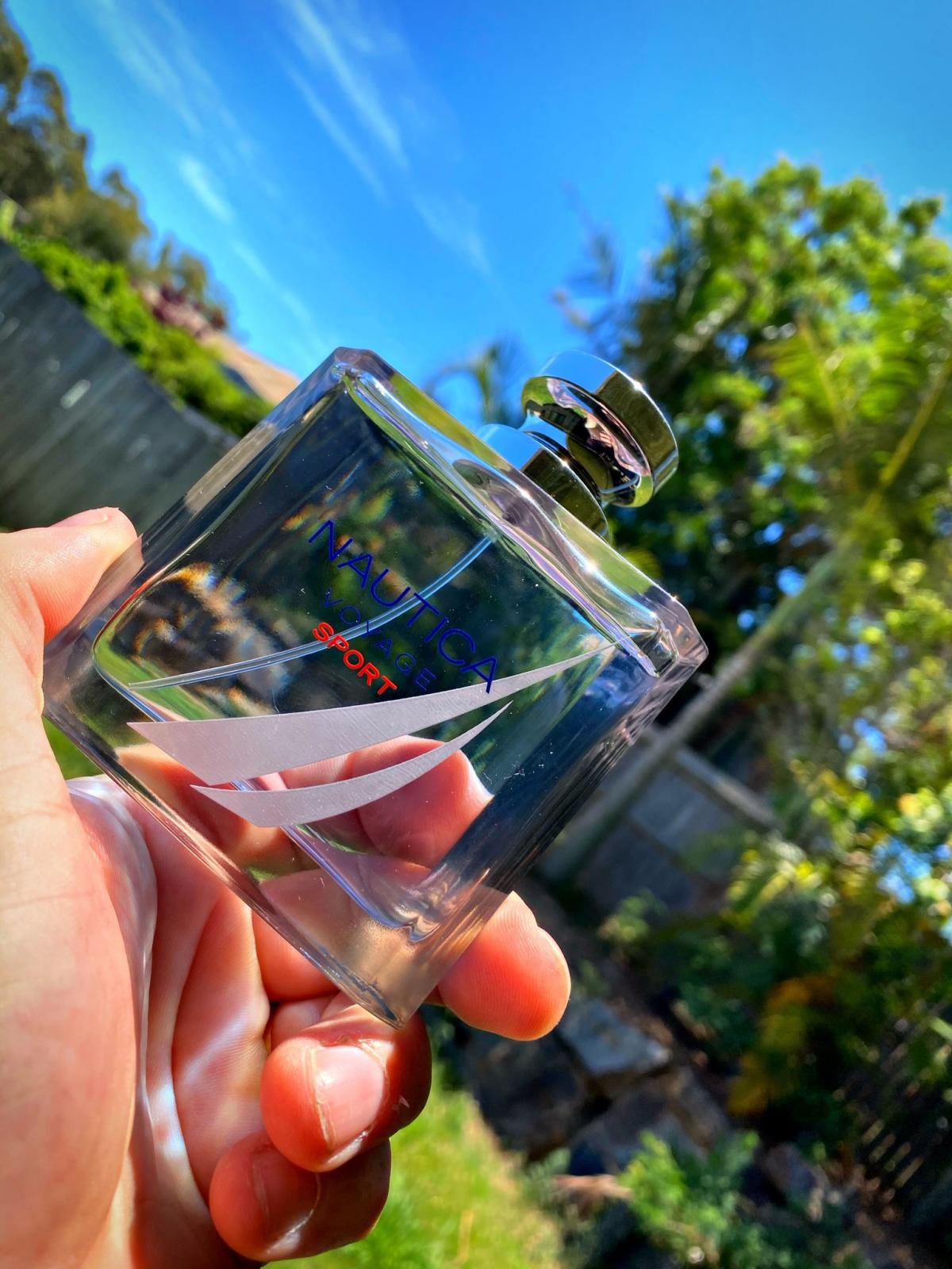 عطر ادکلن ناتیکا وویج اسپرت ناتیکا - Nautica Voyage Sport Nautica - بررسی، قیمت و خرید