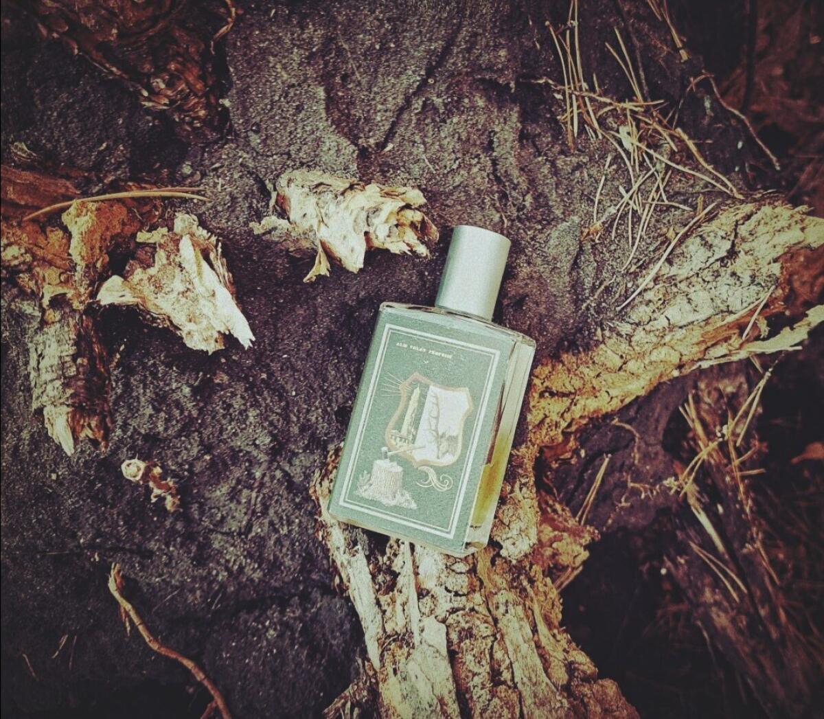 عطر ادکلن کیپ هارتیک ایمجینری آثرز - Cape Heartache Imaginary Authors - بررسی، قیمت و خرید