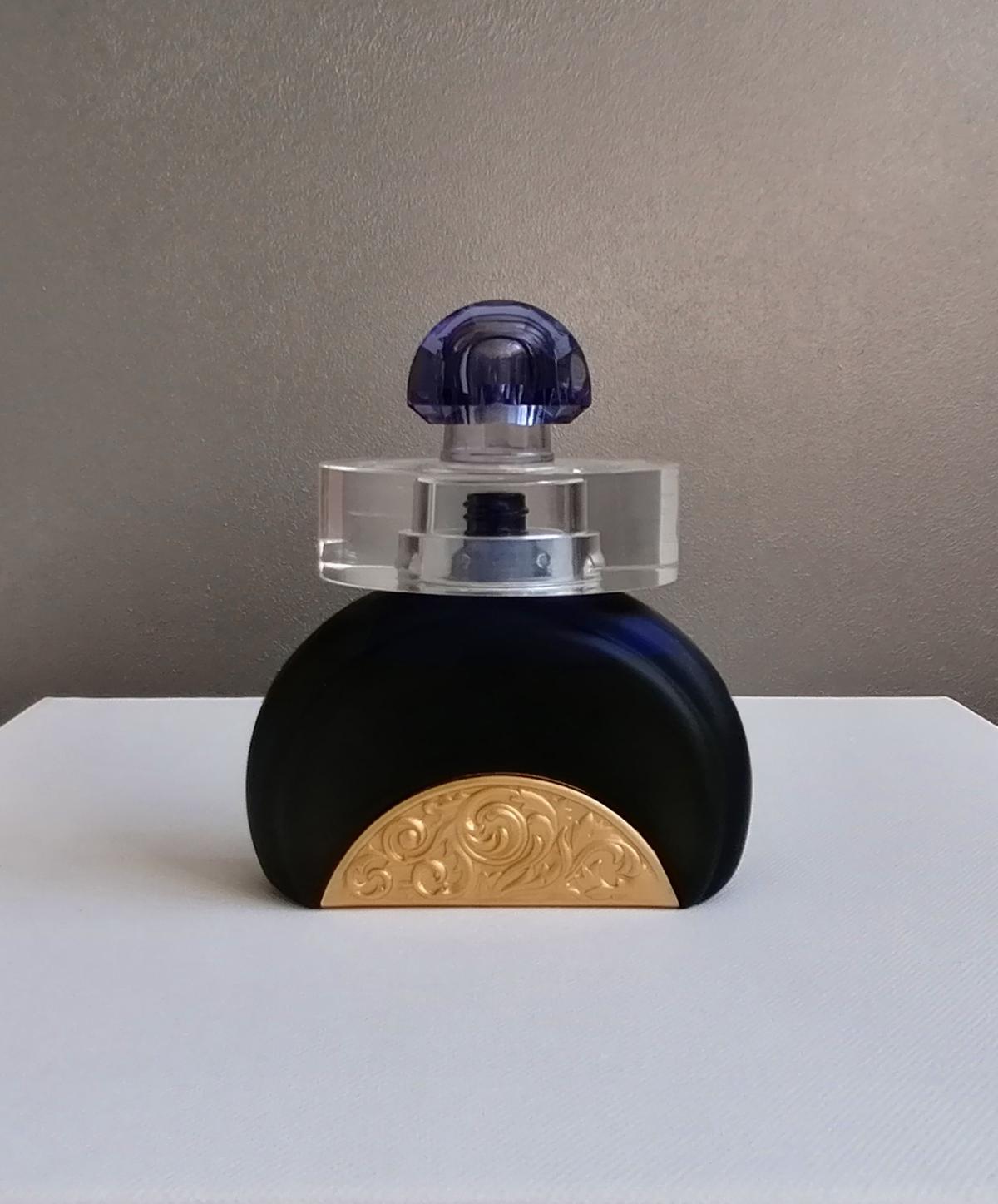 عطر ادکلن گالا لووه - Gala Loewe - بررسی، قیمت و خرید