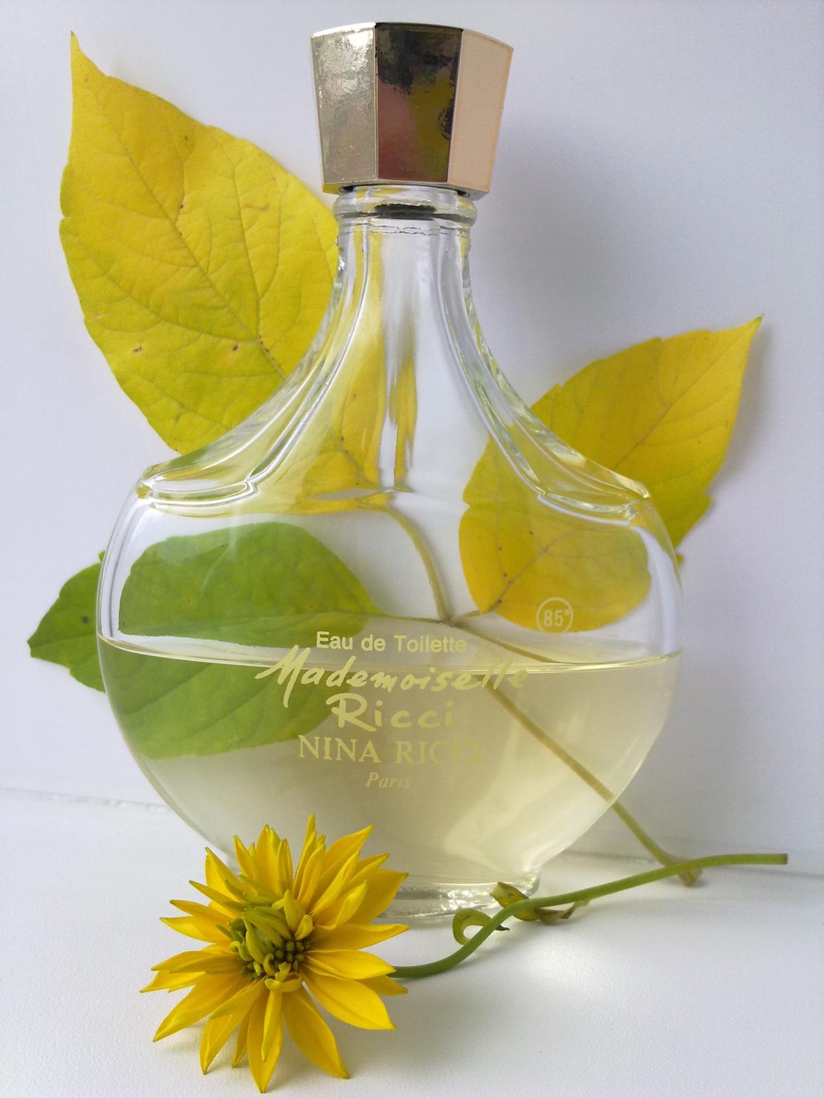 عطر ادکلن مادموازل ریکی نینا ریچی - Mademoiselle Ricci (1967) Nina Ricci - بررسی، قیمت و خرید