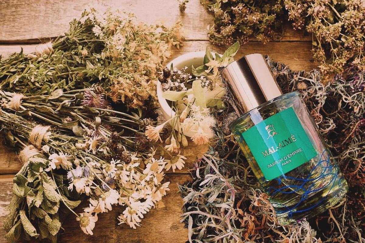 عطر ادکلن مال امه پارفوم دی امپایر - Mal-Aimé Parfum d'Empire - بررسی، قیمت و خرید