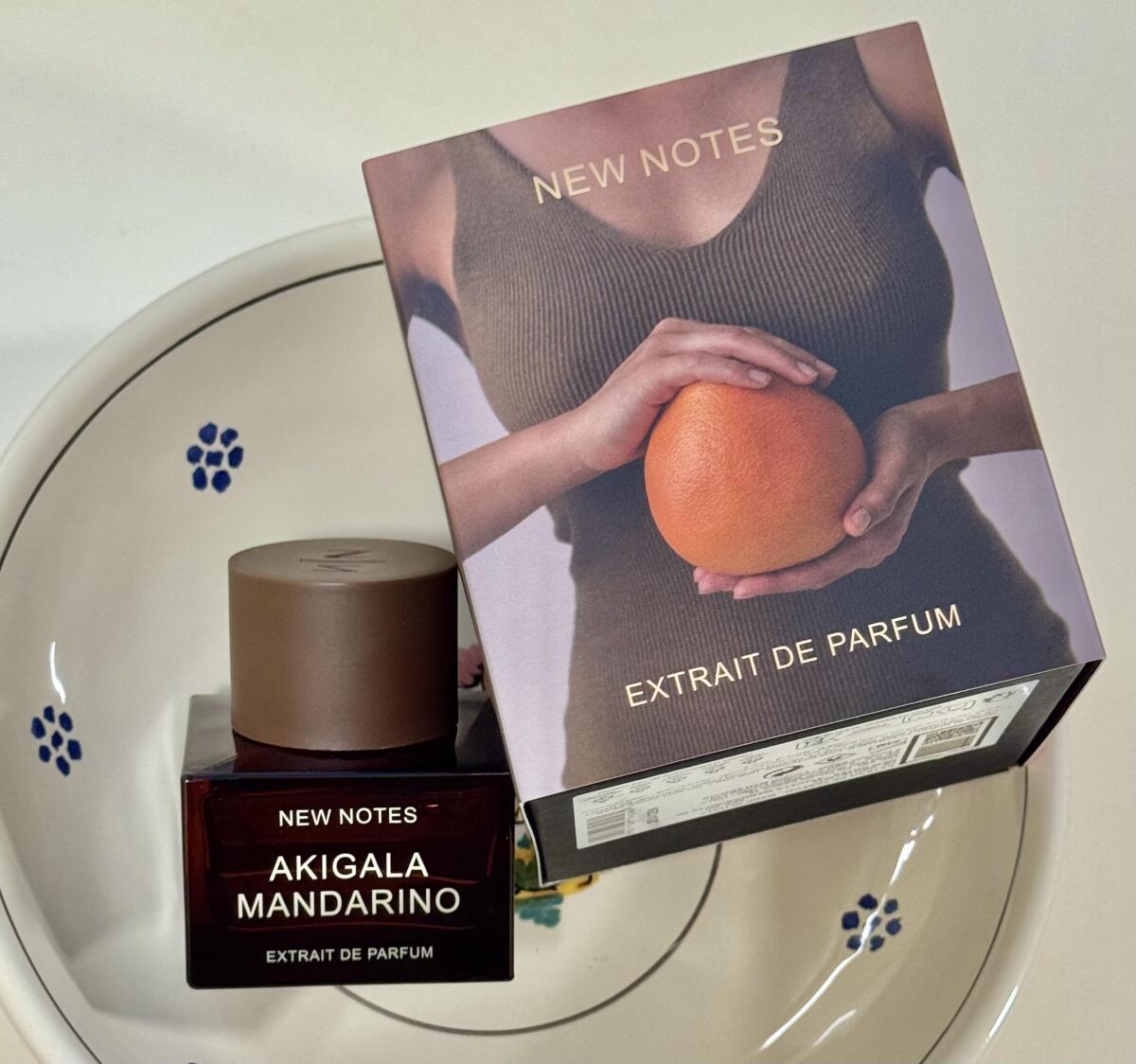 عطر ادکلن آکیگالا ماندارینو نیو نوتز - Akigala Mandarino New Notes - بررسی، قیمت و خرید