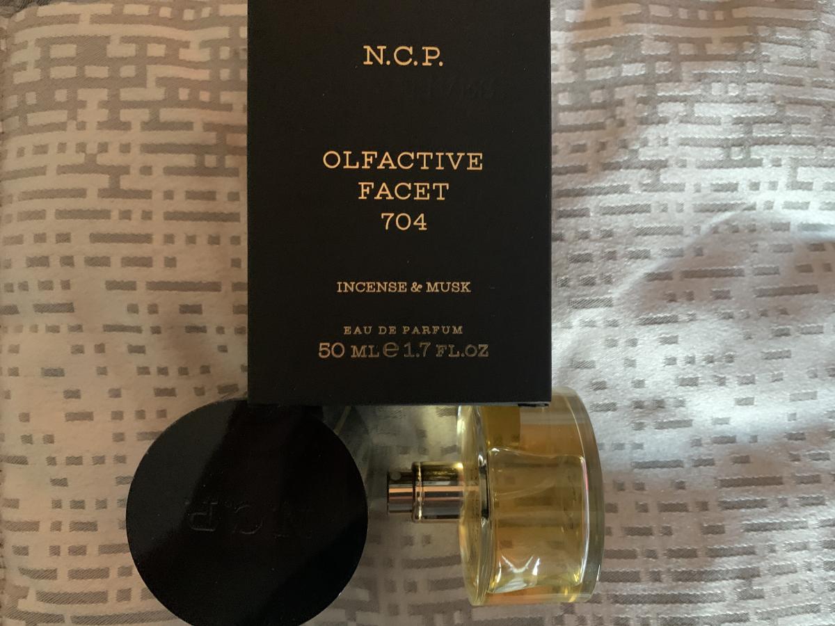 عطر ادکلن هفتصد و چهار اینسنس اند ماسک ان سی پی اولفکتیوز - 704 Incense & Musk N.C.P. Olfactives - بررسی، قیمت و خرید