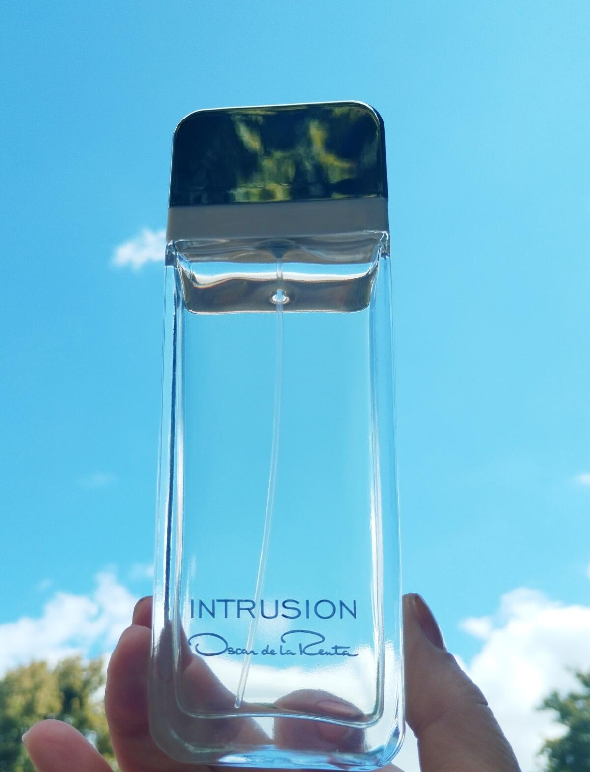 عطر ادکلن اینتروژن اسکار د لا رنتا - Intrusion Oscar de la Renta - بررسی، قیمت و خرید