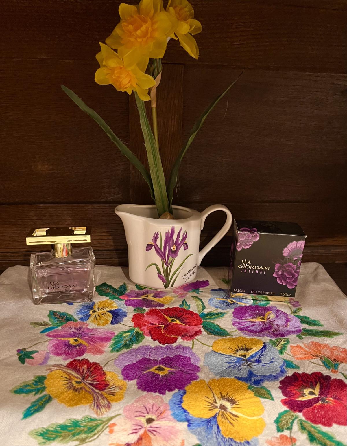 عطر ادکلن میس جوردانی اینتنس اوریفلیم - Miss Giordani Intense Oriflame - بررسی، قیمت و خرید