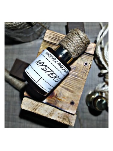 عطر ادکلن مسترو اکستره دو پارفوم مایورا پرفیوم - Mystero' Extrait de Parfum Maiora Parfum - بررسی، قیمت و خرید