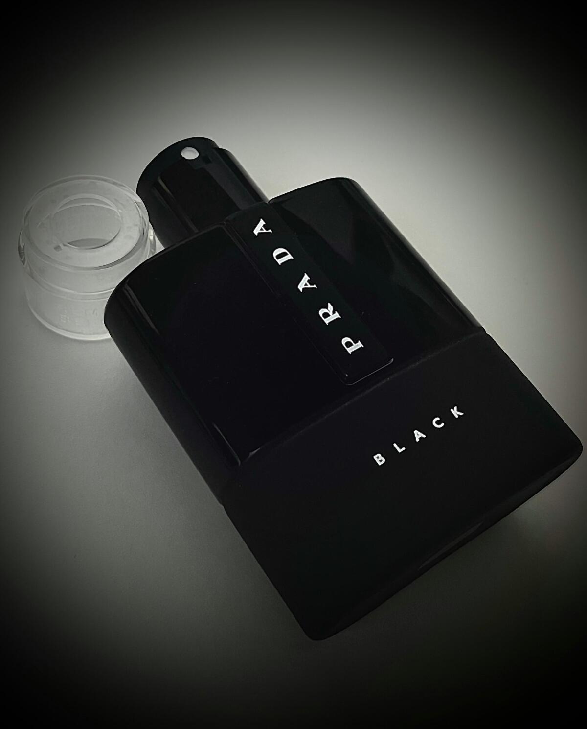 عطر ادکلن لونا روسا بلَک پرادا - Luna Rossa Black Prada - بررسی، قیمت و خرید