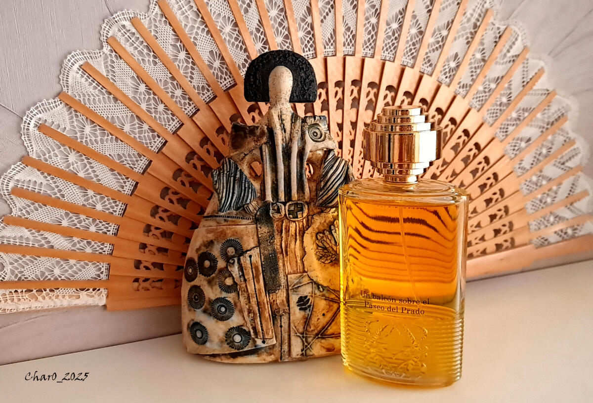 عطر ادکلن آن بالکون سوبر ال پاسئو دل پرادو لوئه‌وه - Un balcón sobre el paseo del Prado Loewe - بررسی، قیمت و خرید