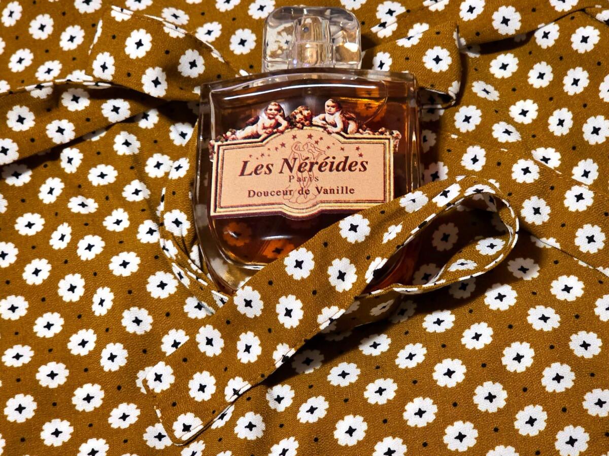 عطر ادکلن دو سور دو وانیل لزنرید - Douceur de Vanille Les Nereides - بررسی، قیمت و خرید