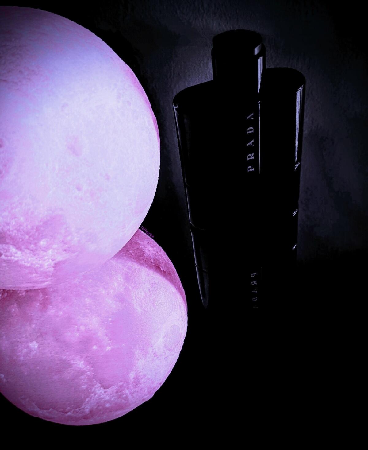 عطر ادکلن لونا روسا بلَک پرادا - Luna Rossa Black Prada - بررسی، قیمت و خرید