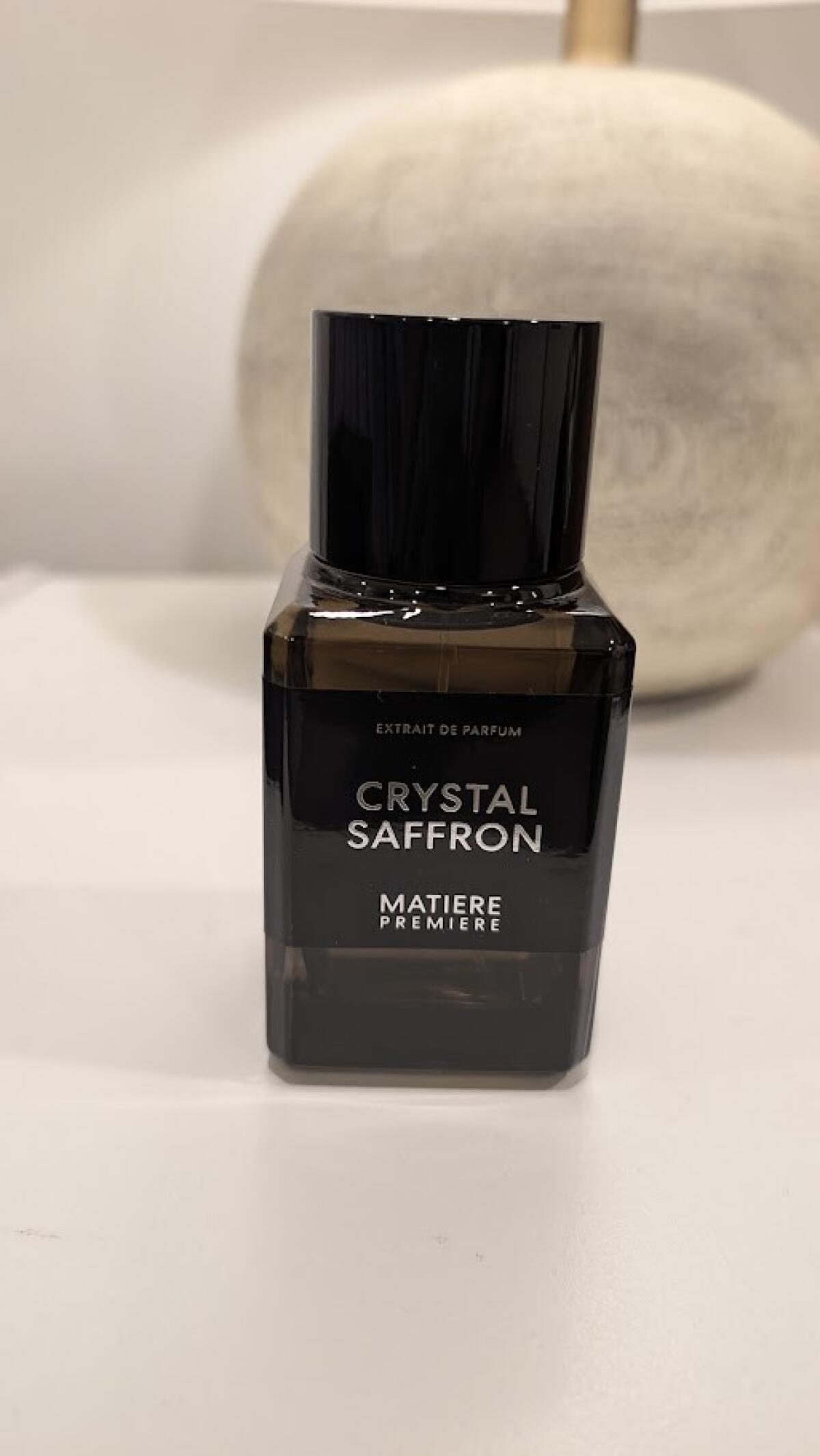 عطر ادکلن کریستال زعفران اکستریت متیغ پغیمغ - Crystal Saffron Extrait Matiere Premiere - بررسی، قیمت و خرید