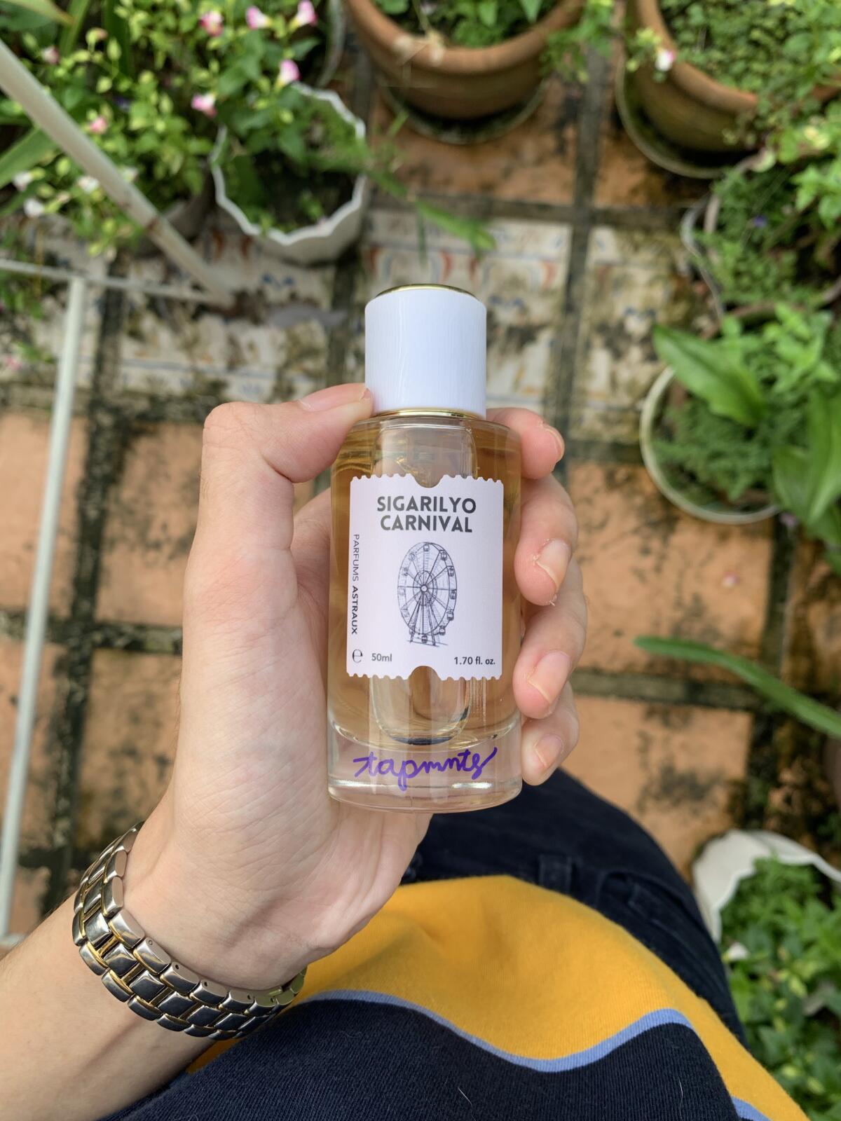 عطر ادکلن سیگریلیو کارنیوال پَرفوم آسترو - Sigarilyo Carnival Parfums Astraux - بررسی، قیمت و خرید
