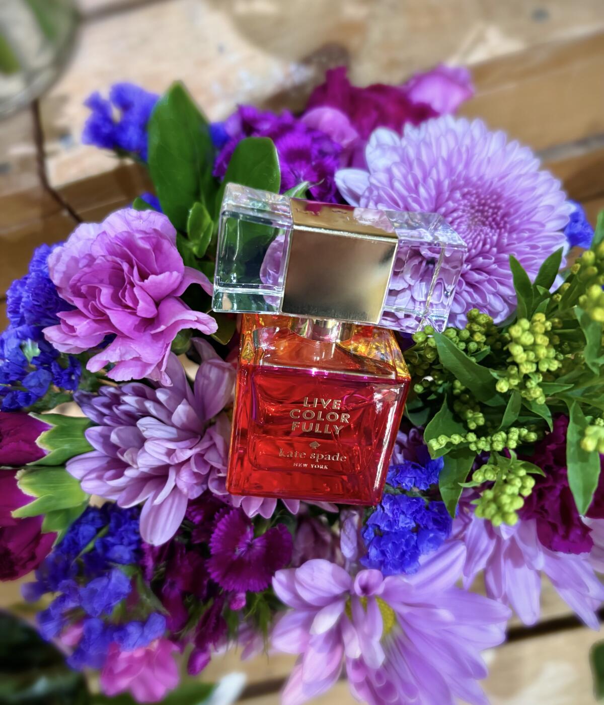 عطر ادکلن لایو کالرفولی کیت اسپید - Live Colorfully Kate Spade - بررسی، قیمت و خرید