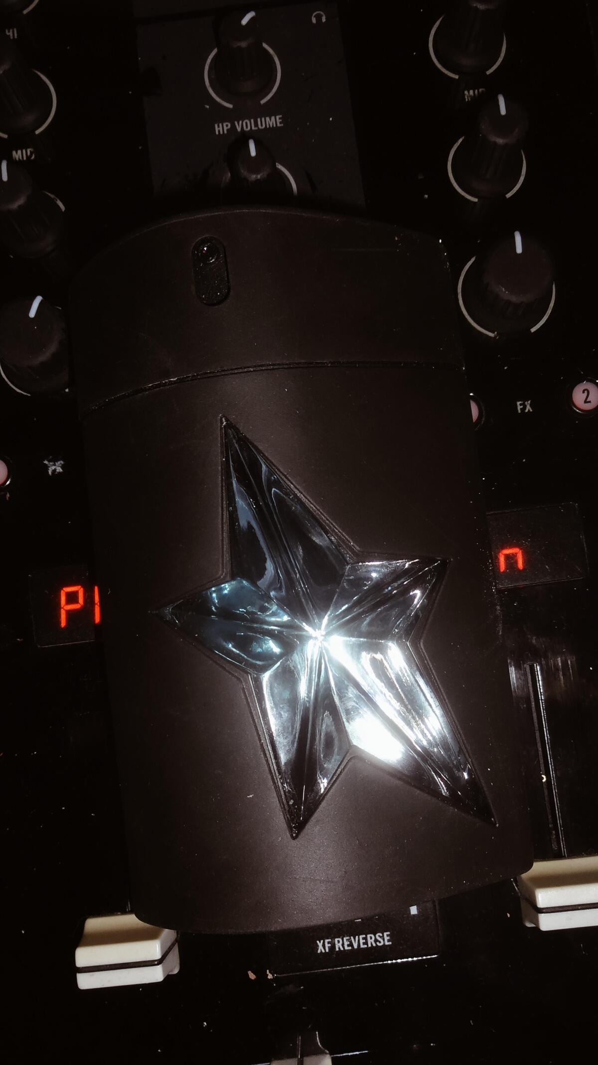 عطر ادکلن ای من ماگلر - A*Men Mugler - بررسی، قیمت و خرید